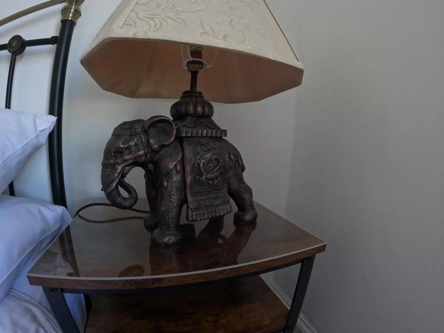 Bed in The Grove Falmouth