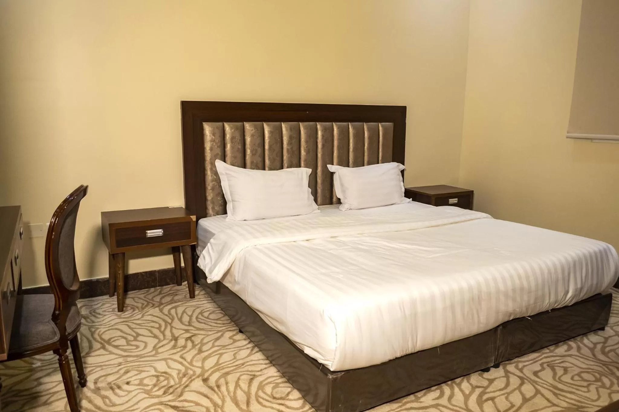 Two-Bedroom Suite in Quiet Room 7 By Quiet Rooms