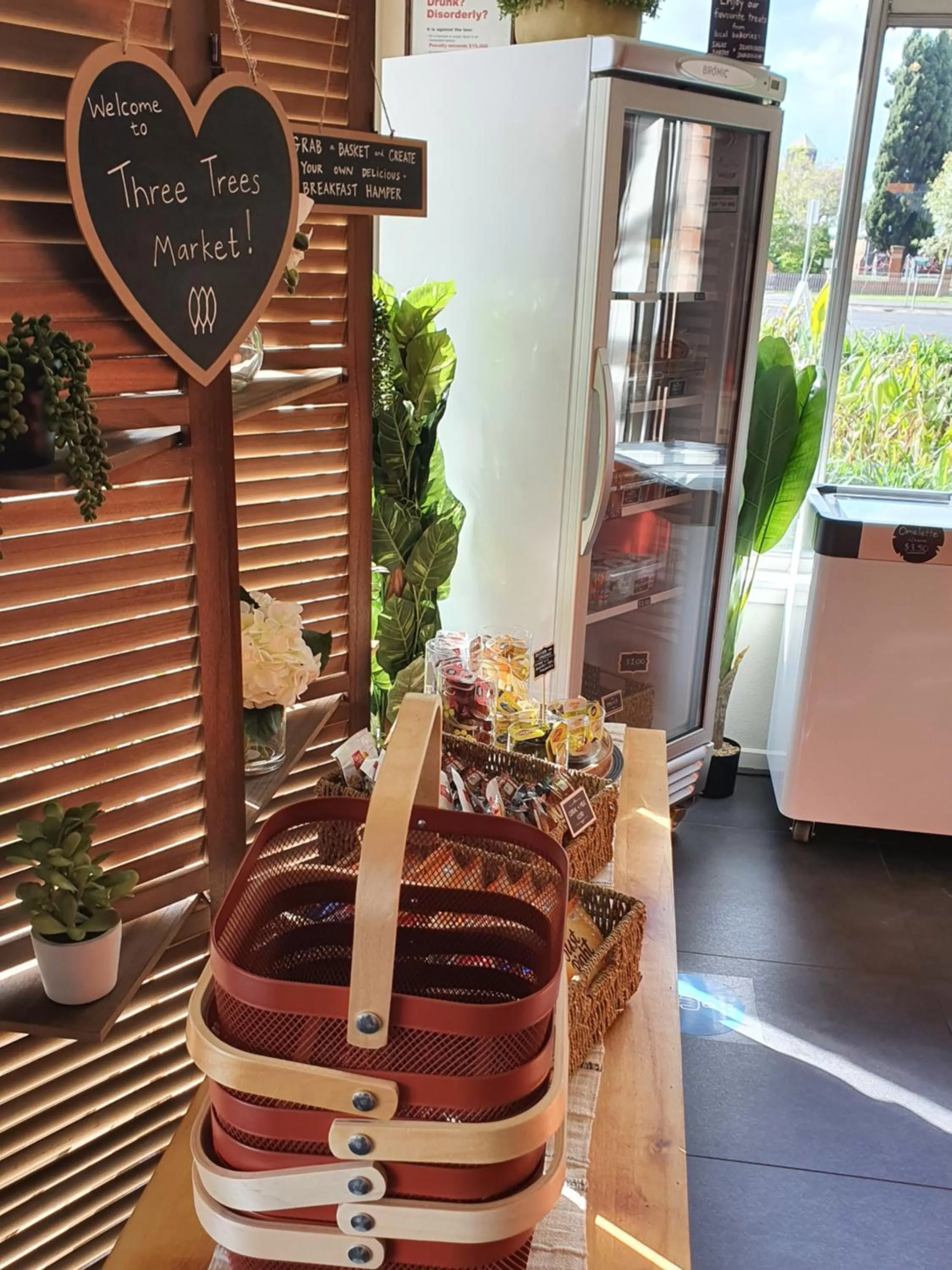 Breakfast in Parkview Motor Inn and Apartments