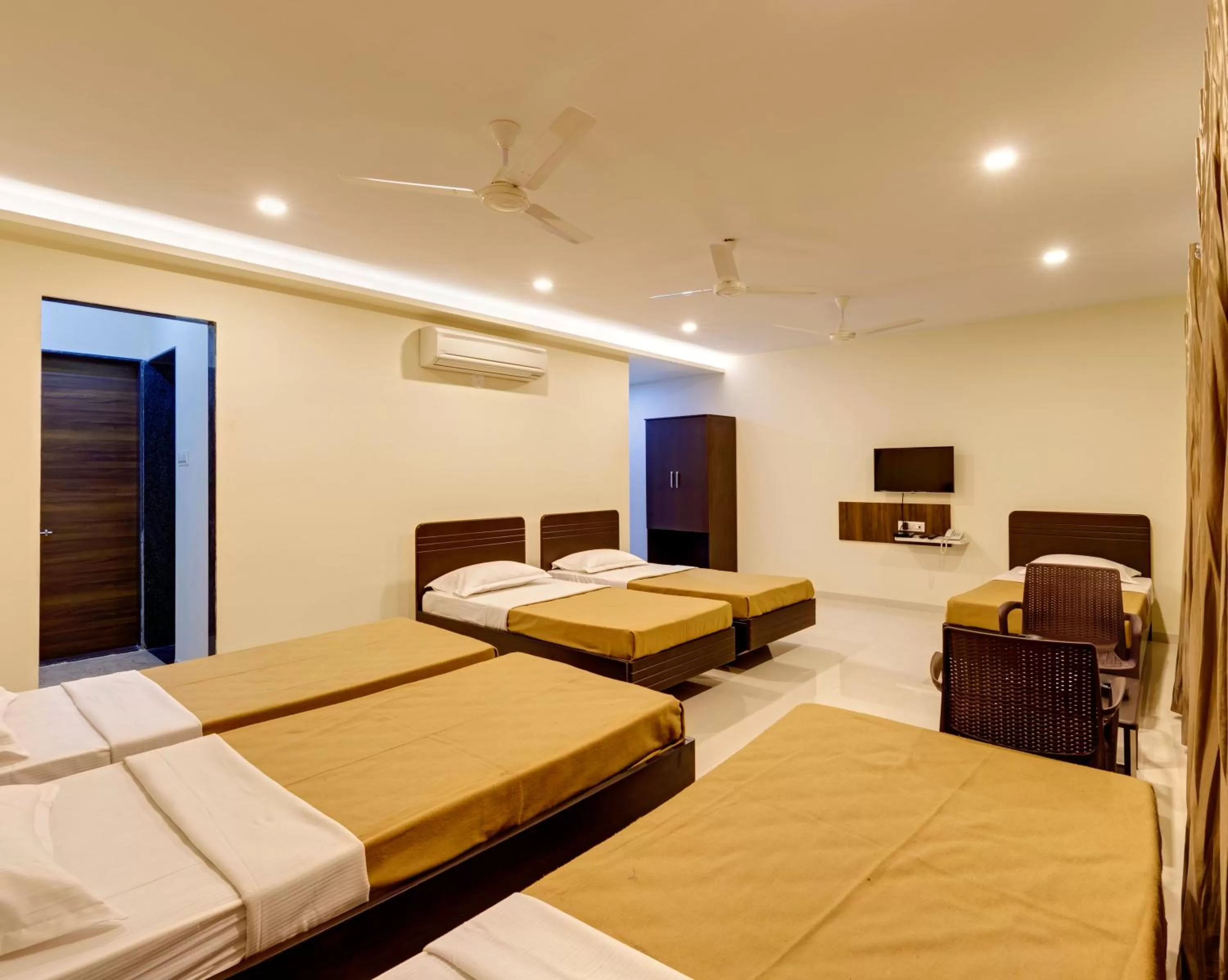 Bedroom, Bed in Hotel Galaxy Inn Kolhapur