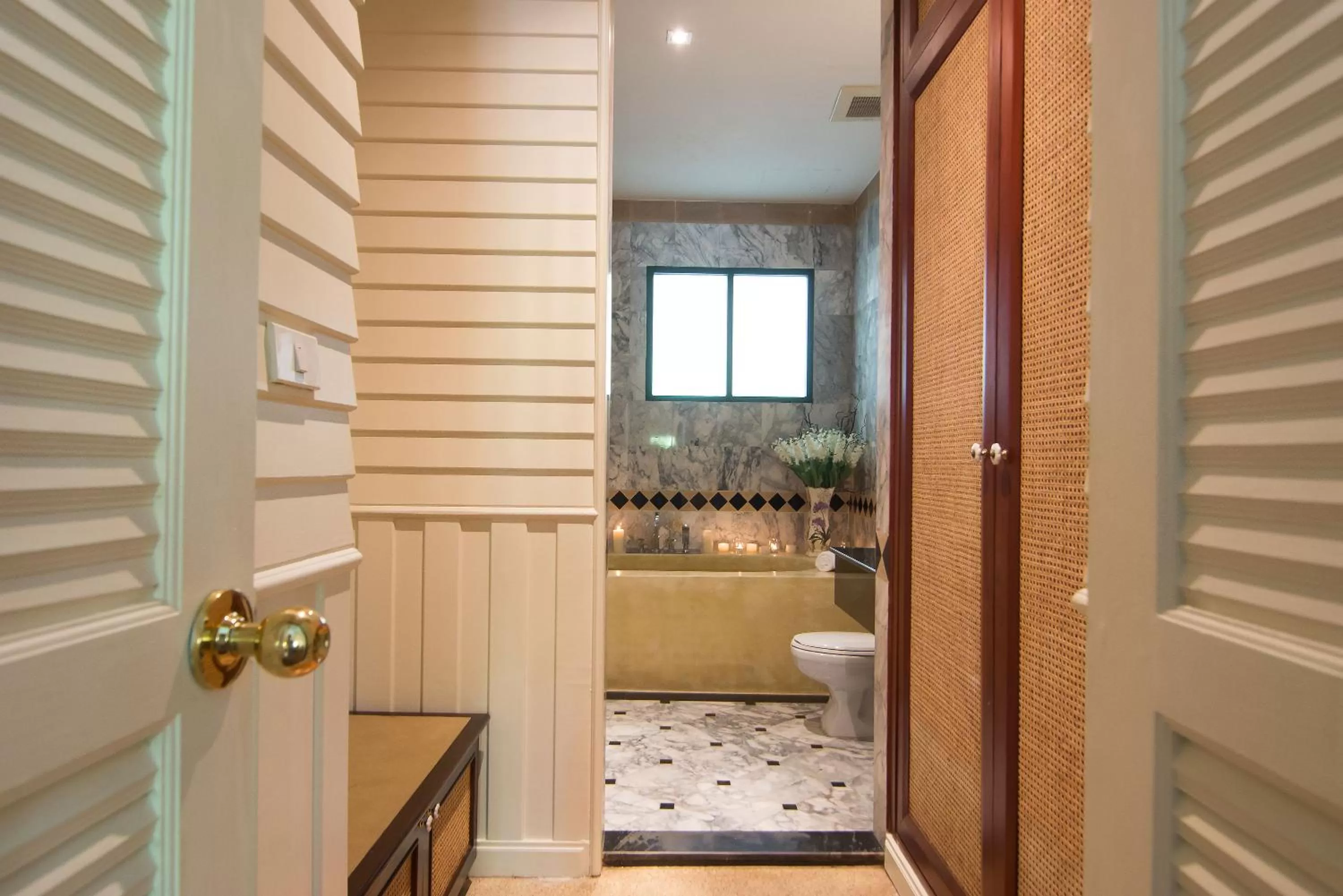 Toilet in Kalanan Riverside Resort