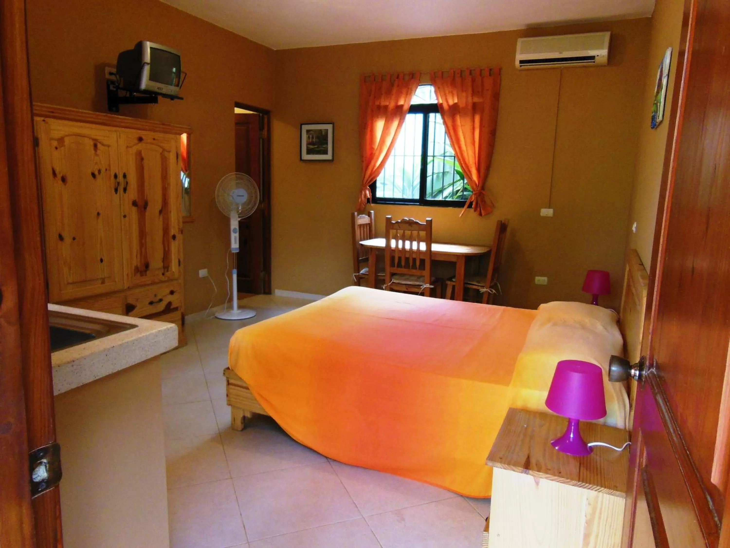 Bedroom, Bed in Casa Lily & Coco