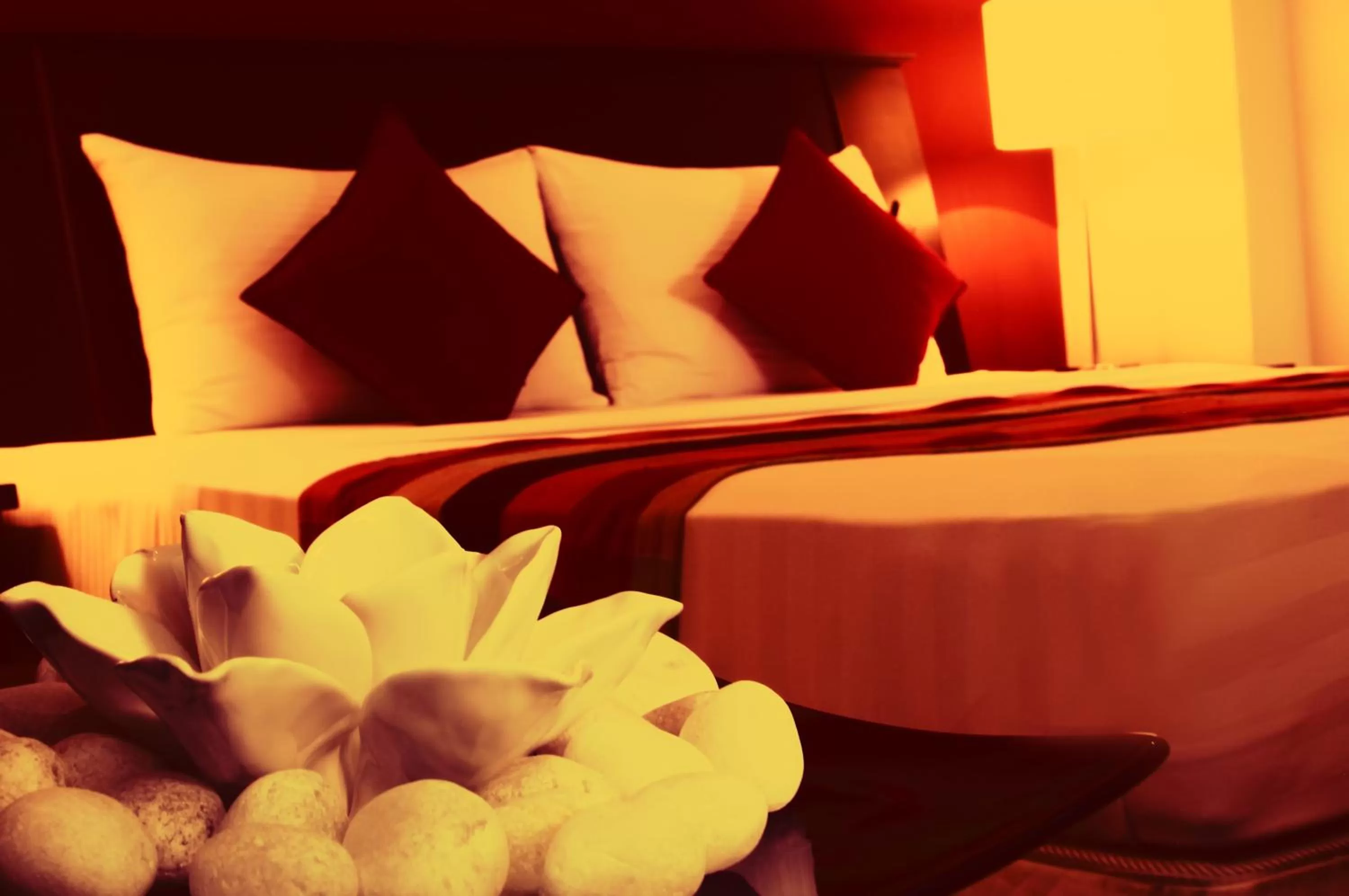 Bed in Opulent River Face Hotel