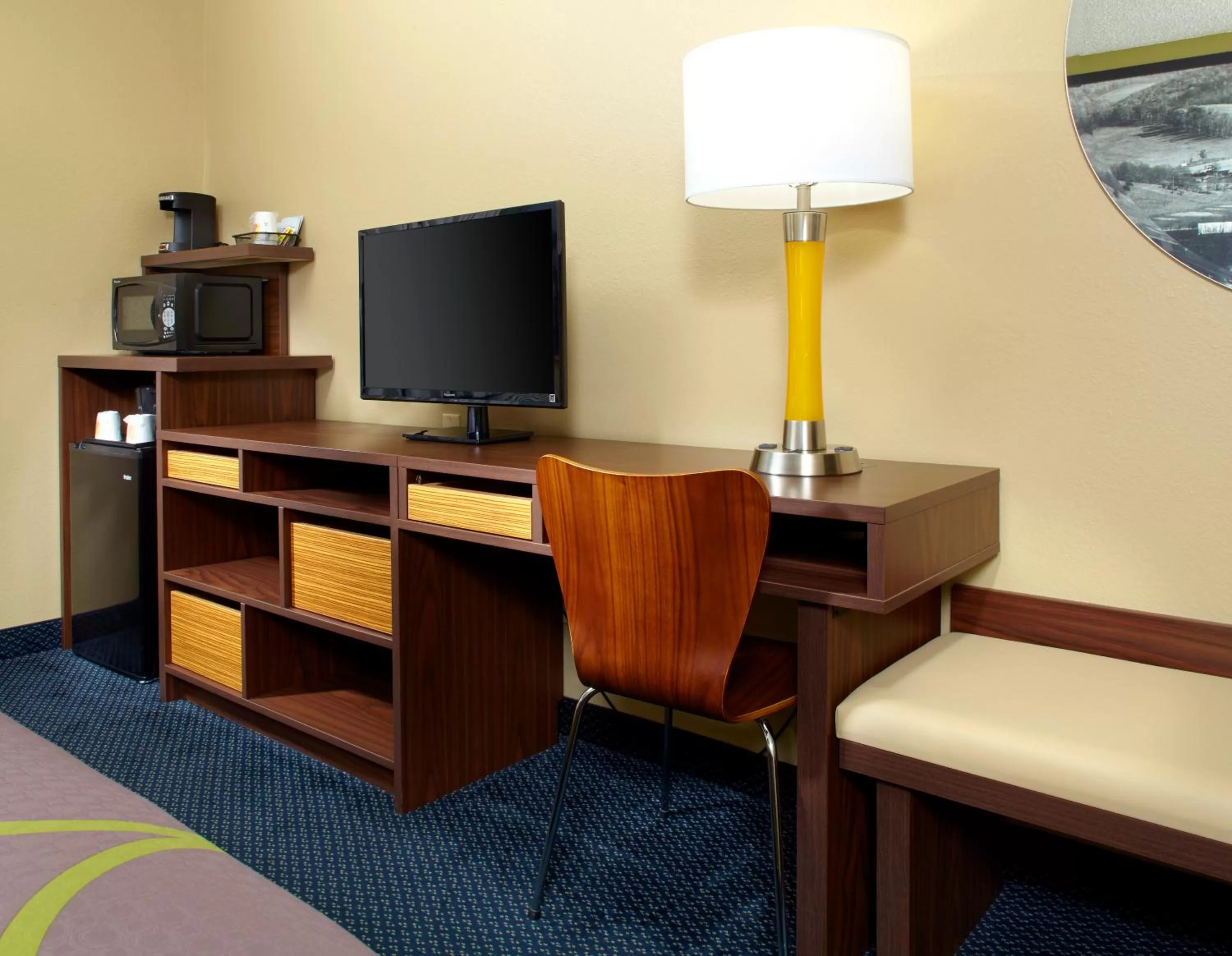 TV and multimedia in Super 8 by Wyndham St. Clairsville OH/Wheeling WV Area