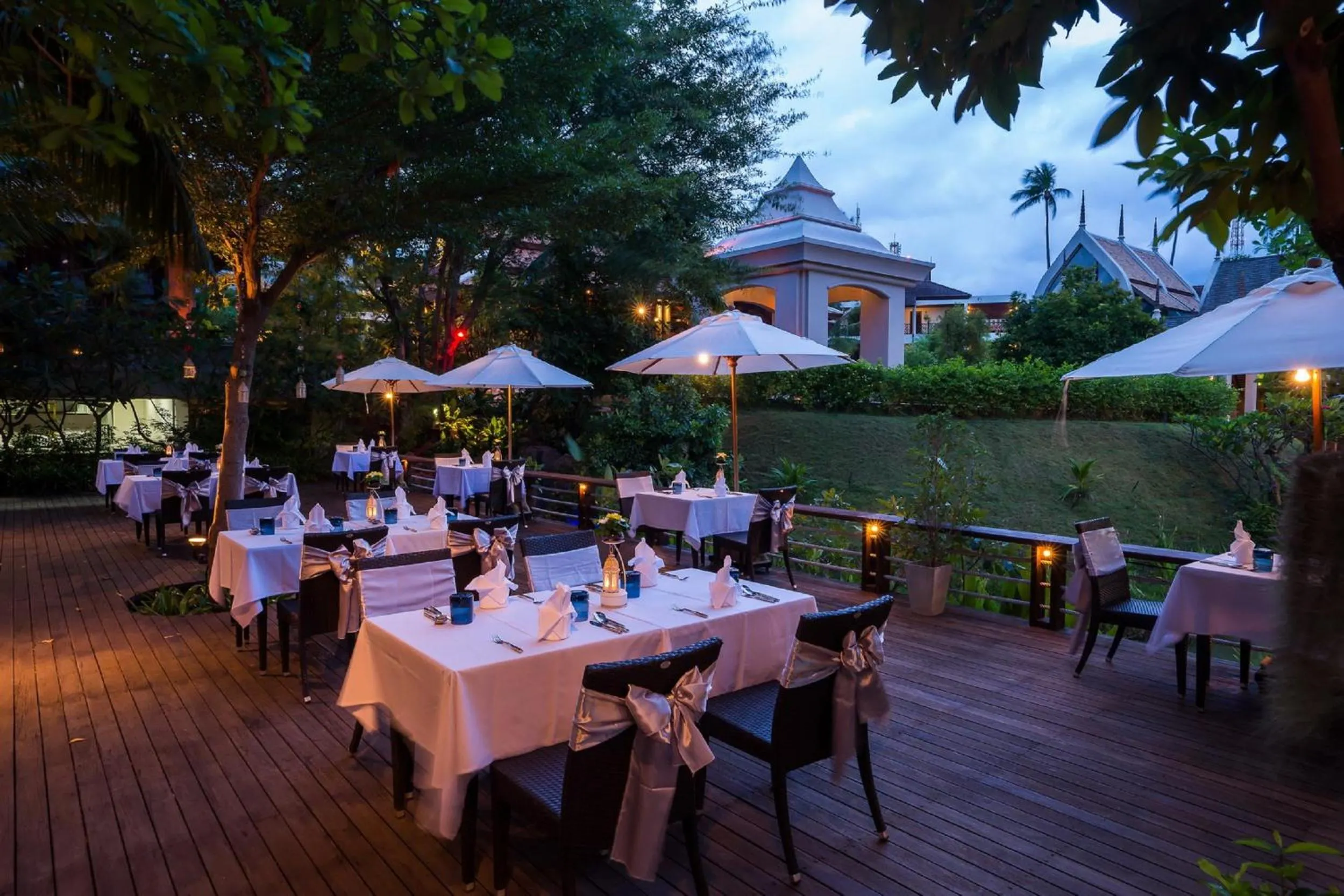 Restaurant/places to eat in Royal Muang Samui Villas