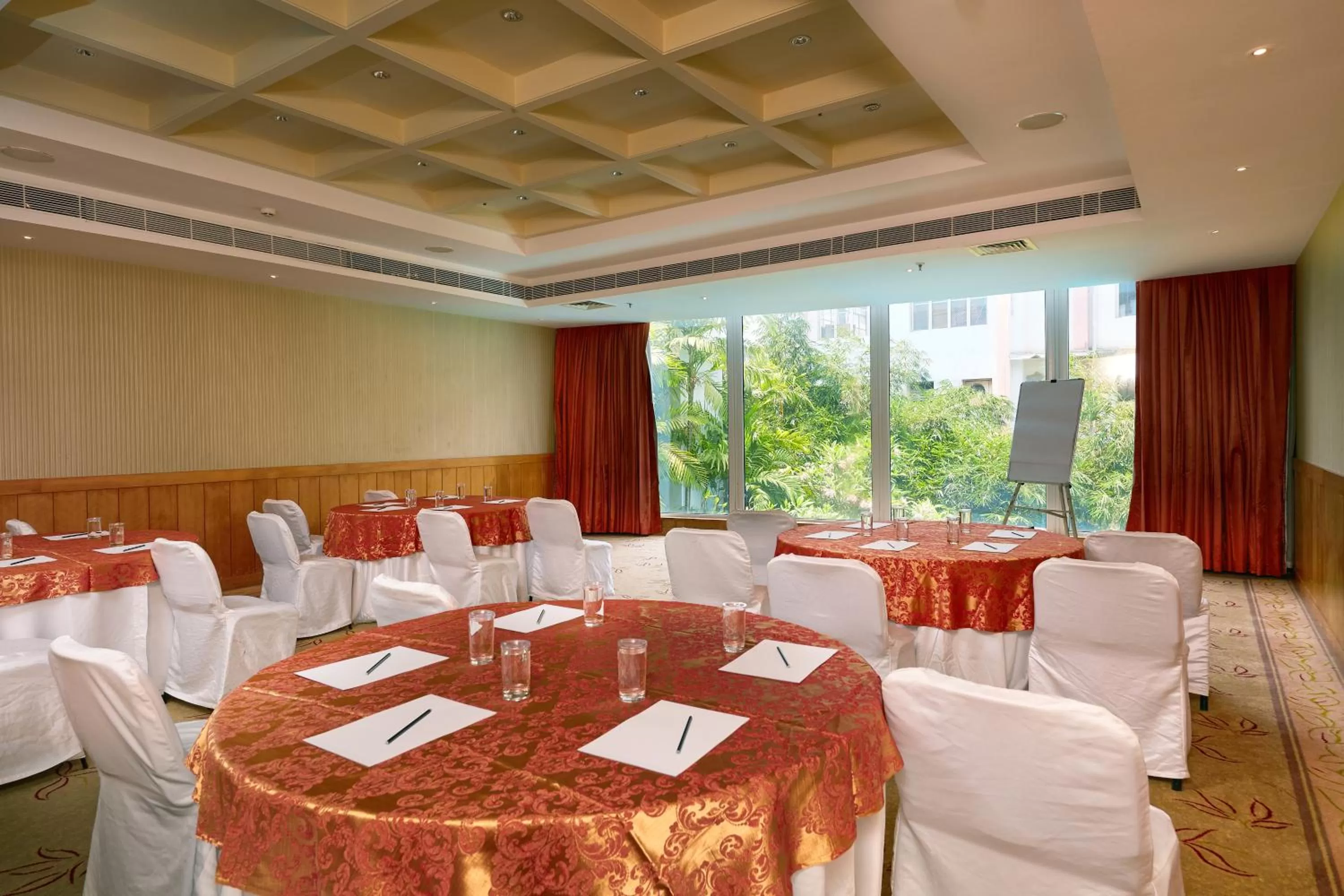 Banquet/Function facilities in Park Plaza Chennai OMR