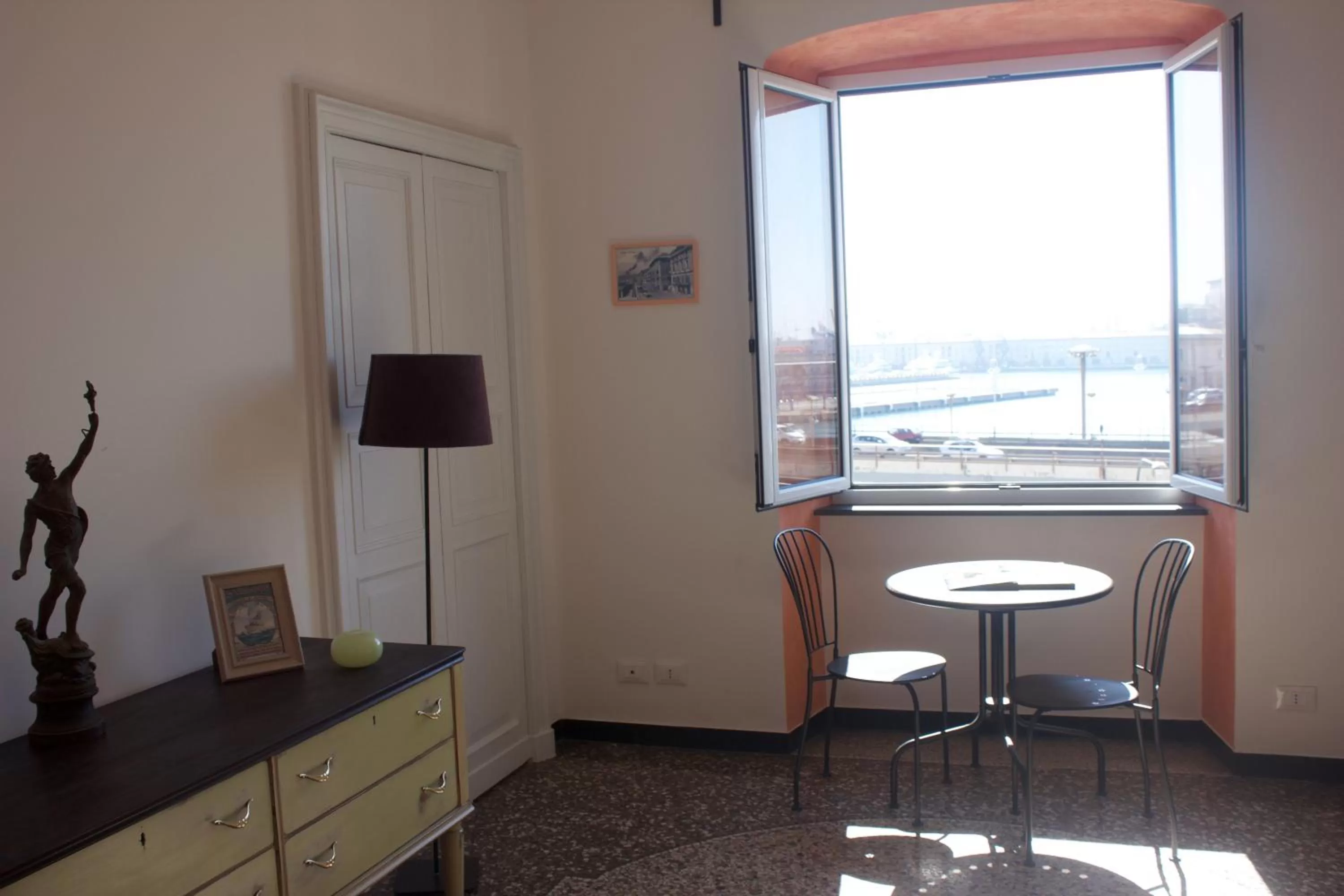 TV/Entertainment Center in B&B Al Fronte del Porto