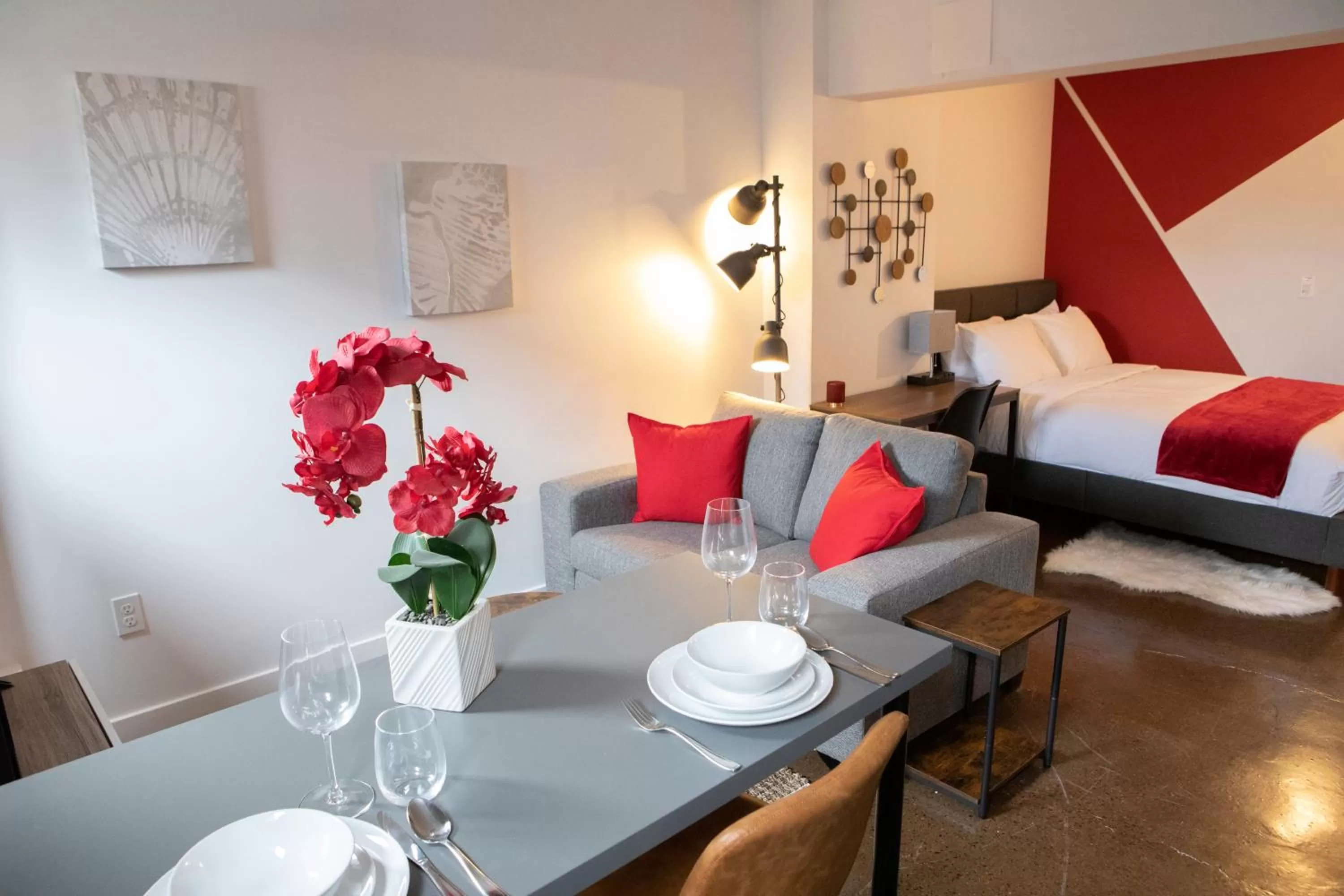 Cameo Hotel and Suites