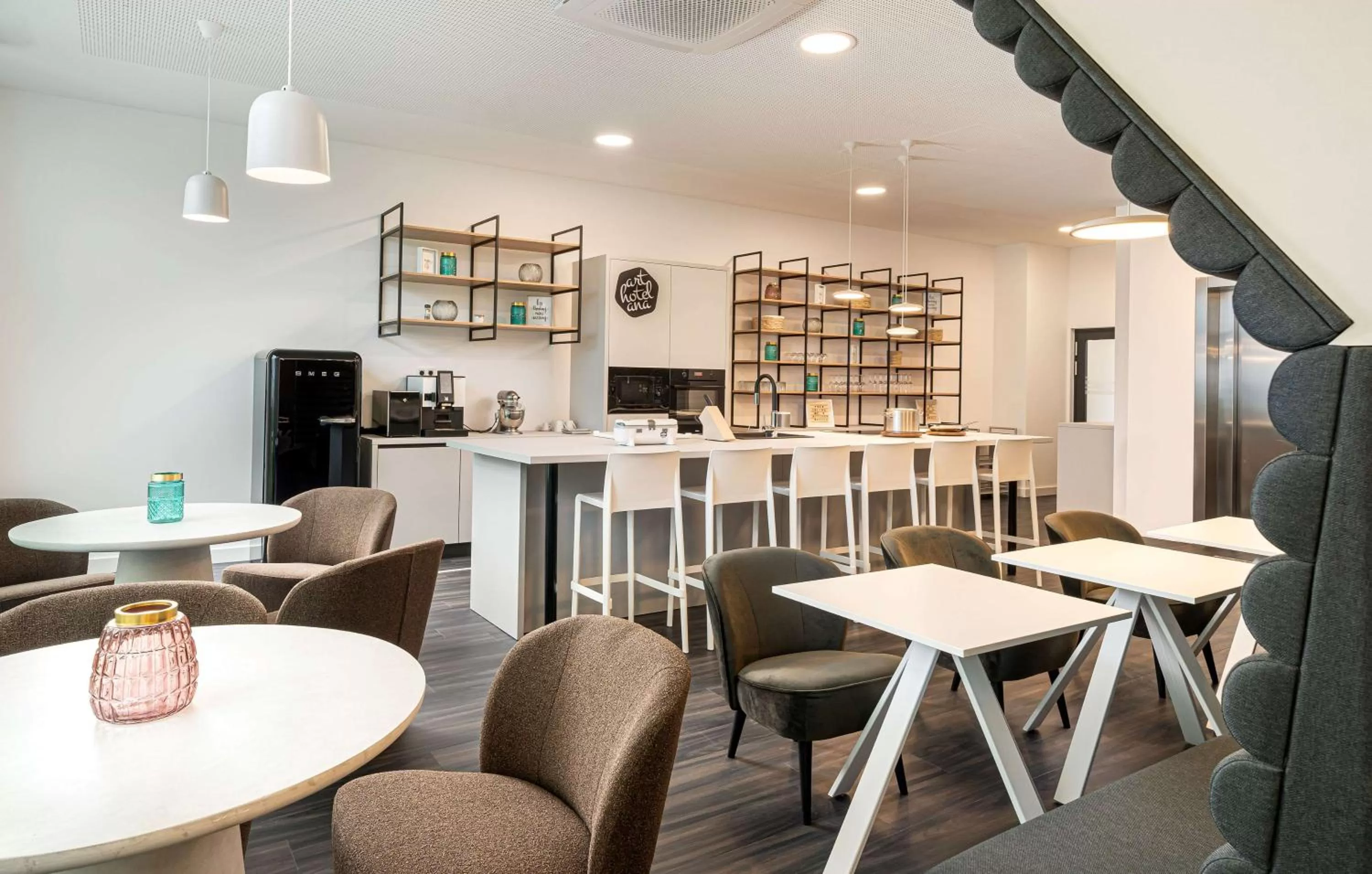 Communal kitchen in elaya hotel augsburg