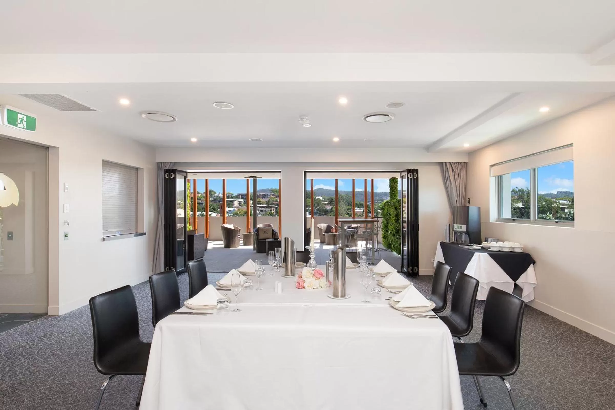 Meeting/conference room in Jephson Hotel & Apartments