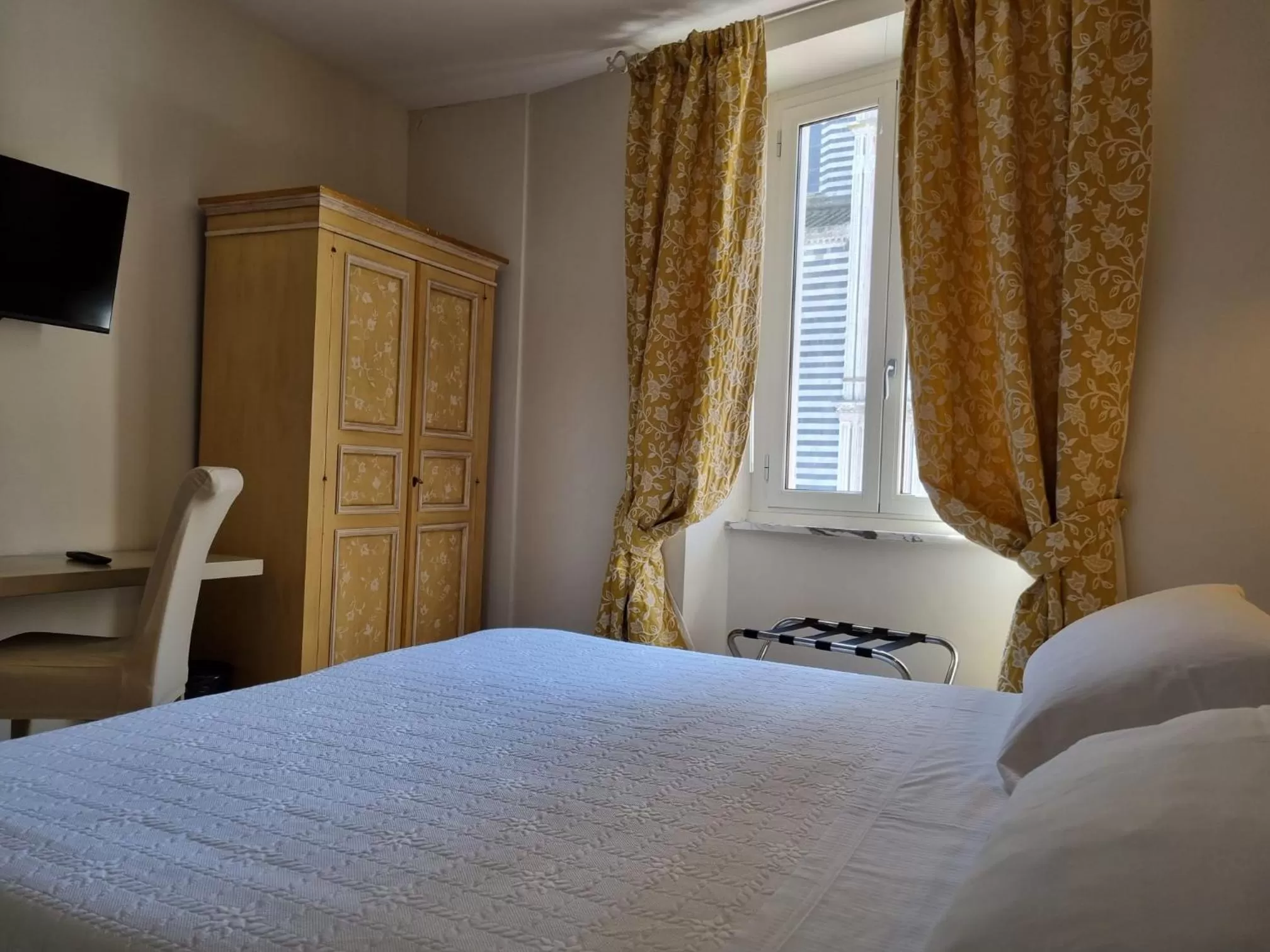 Bedroom, Bed in Hotel Virgilio