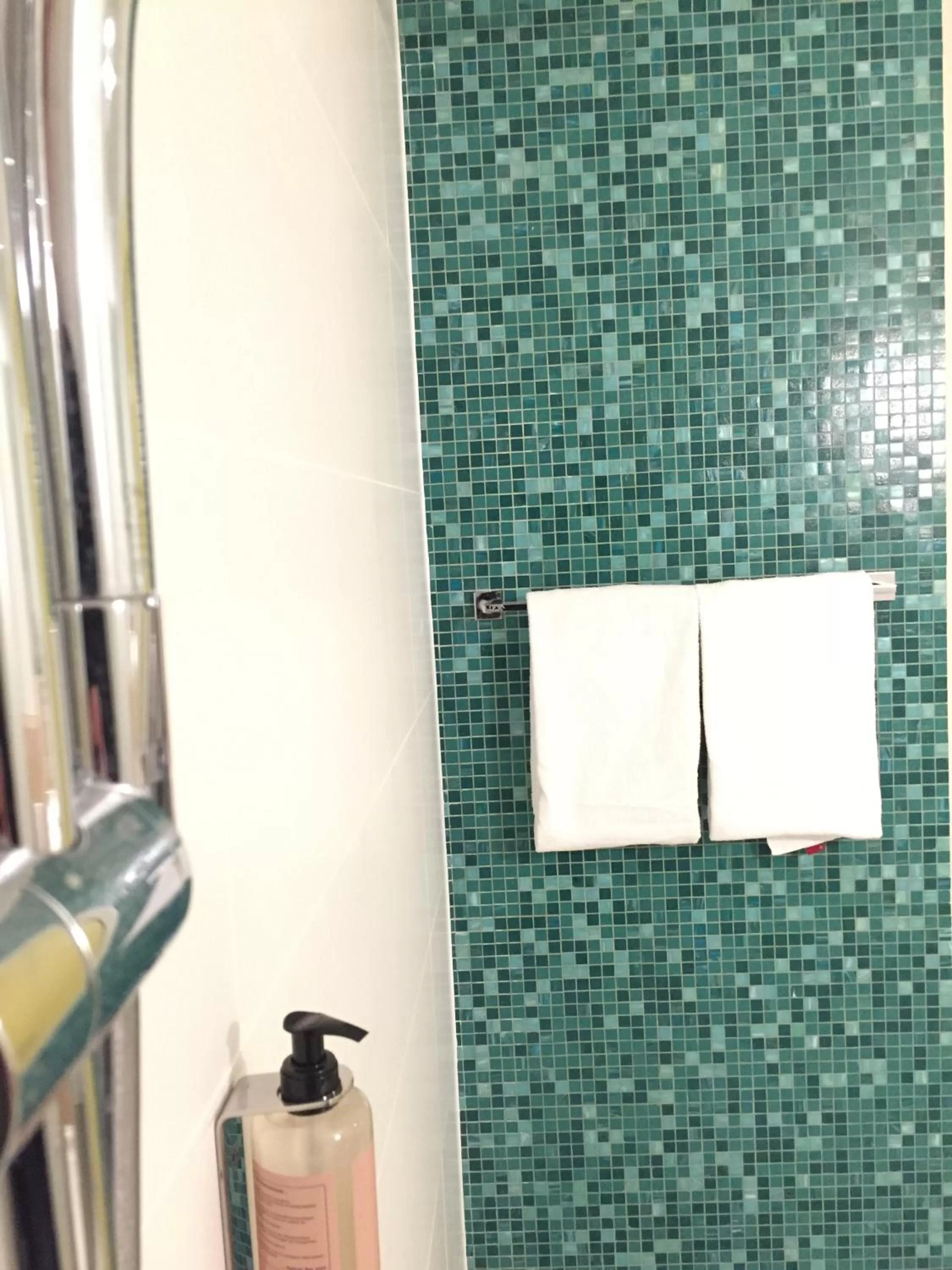 Bathroom in ibis Styles Kortrijk Expo