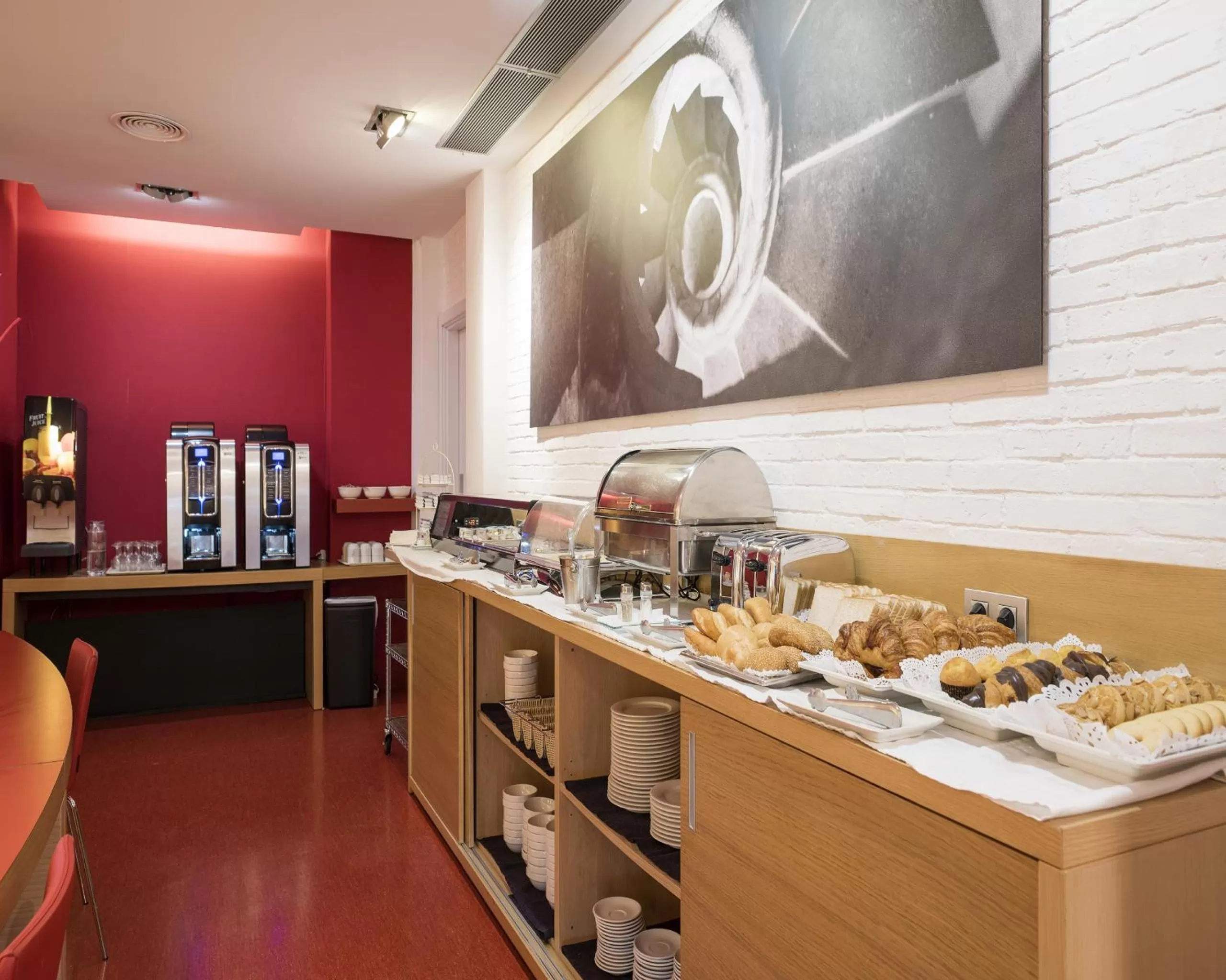 Buffet breakfast in Ciutat Vella