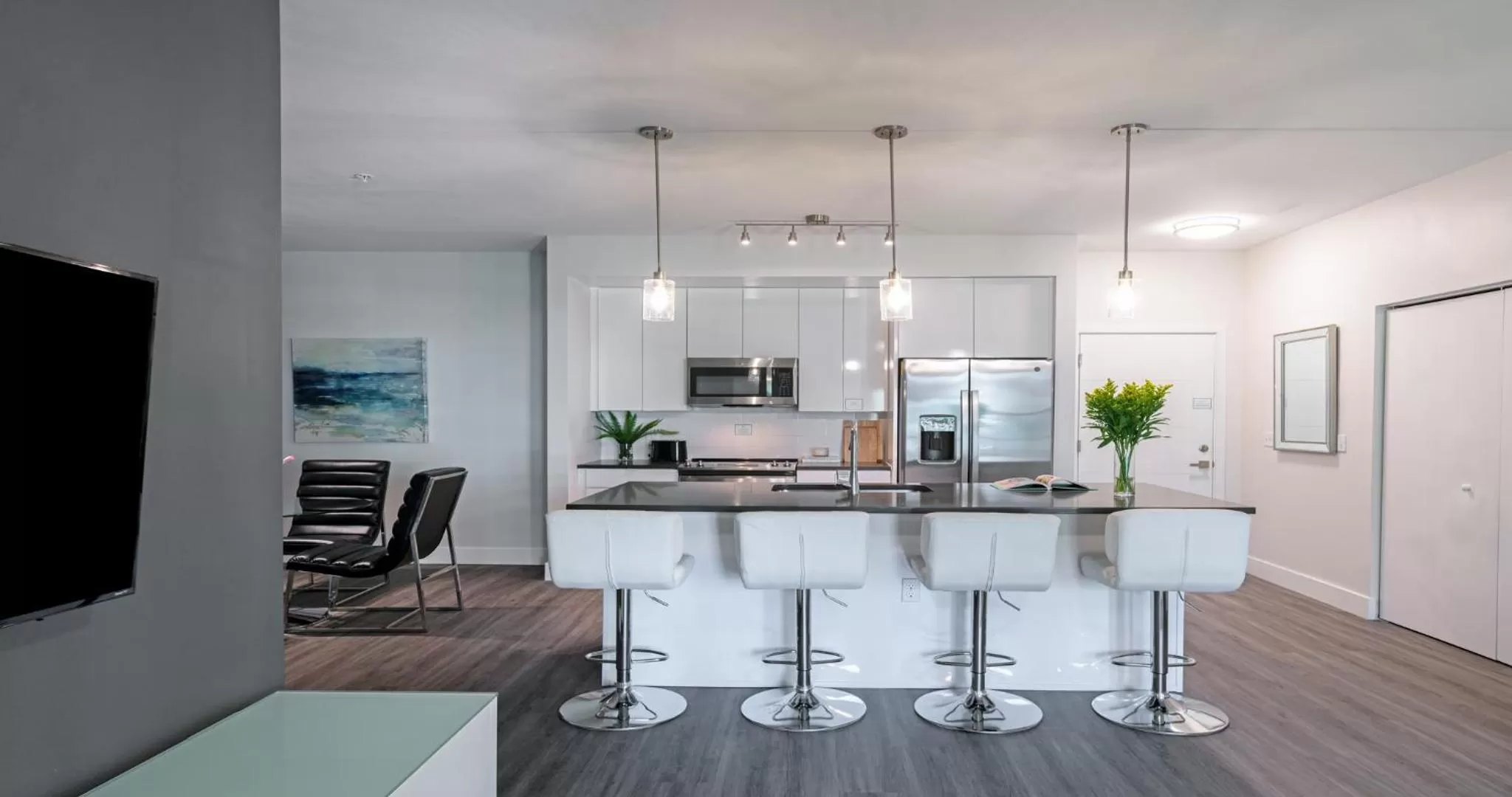 Kitchen or kitchenette, Kitchen/Kitchenette in Westshore Apartments by Barsala