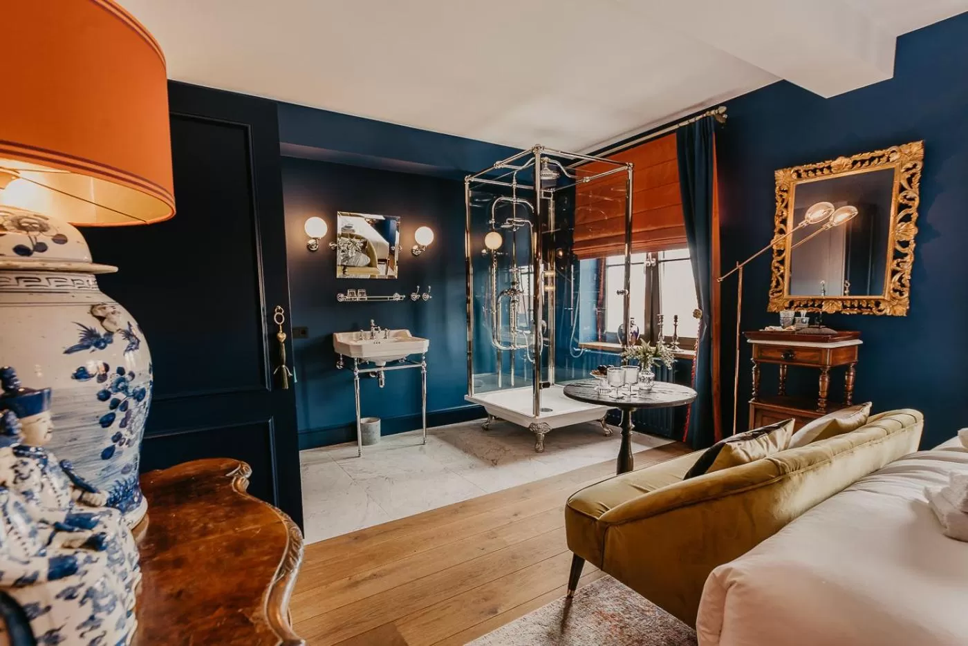 Bathroom, Bed in Boutique Hotel Zeeuws-Meisje