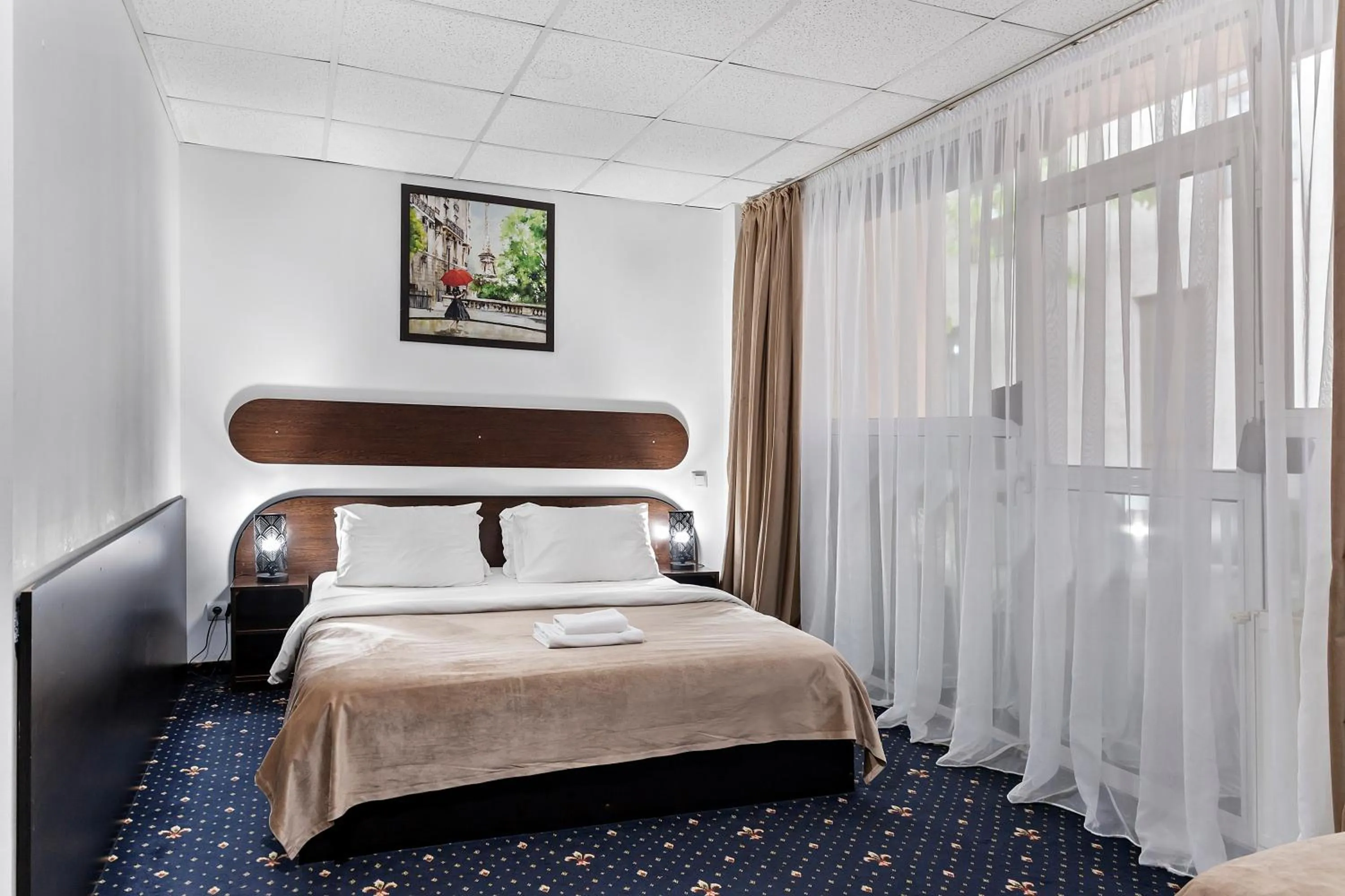 Bed in Hotel Charter Otopeni