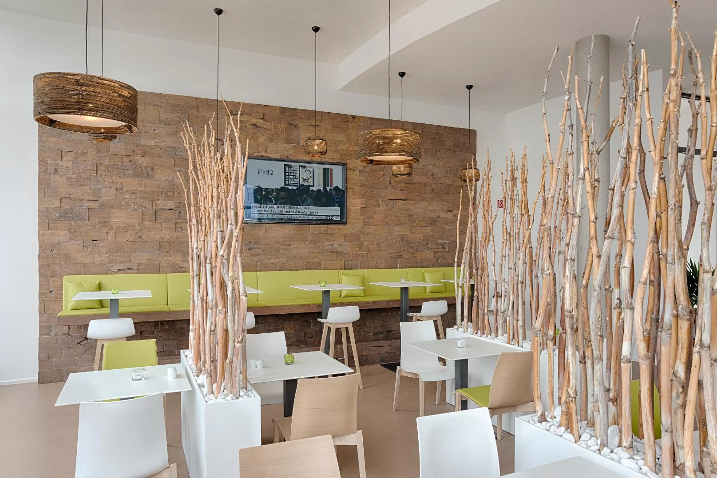 Restaurant/places to eat in MARA Hotel