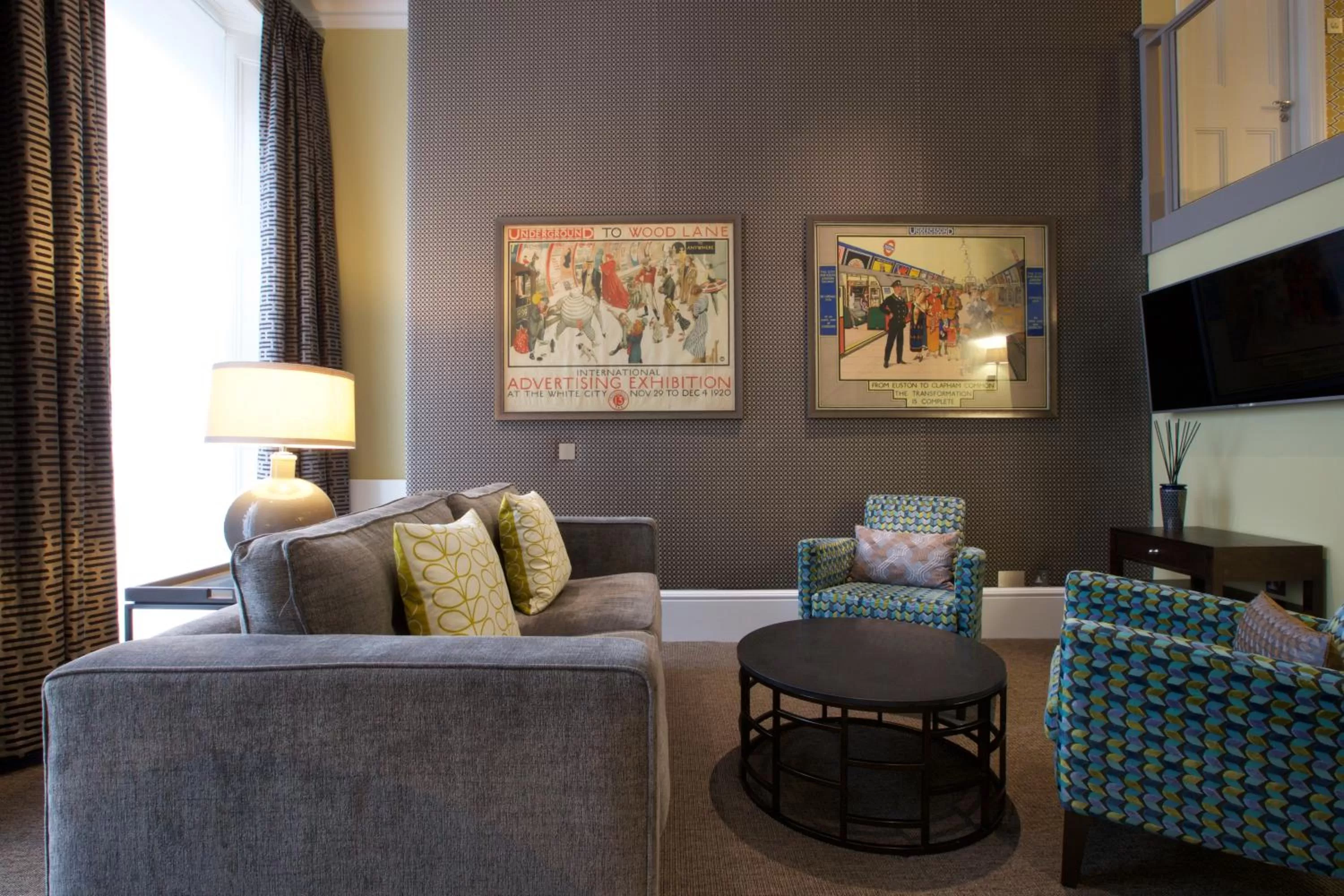 TV and multimedia in 54 Queen's Gate Hotel