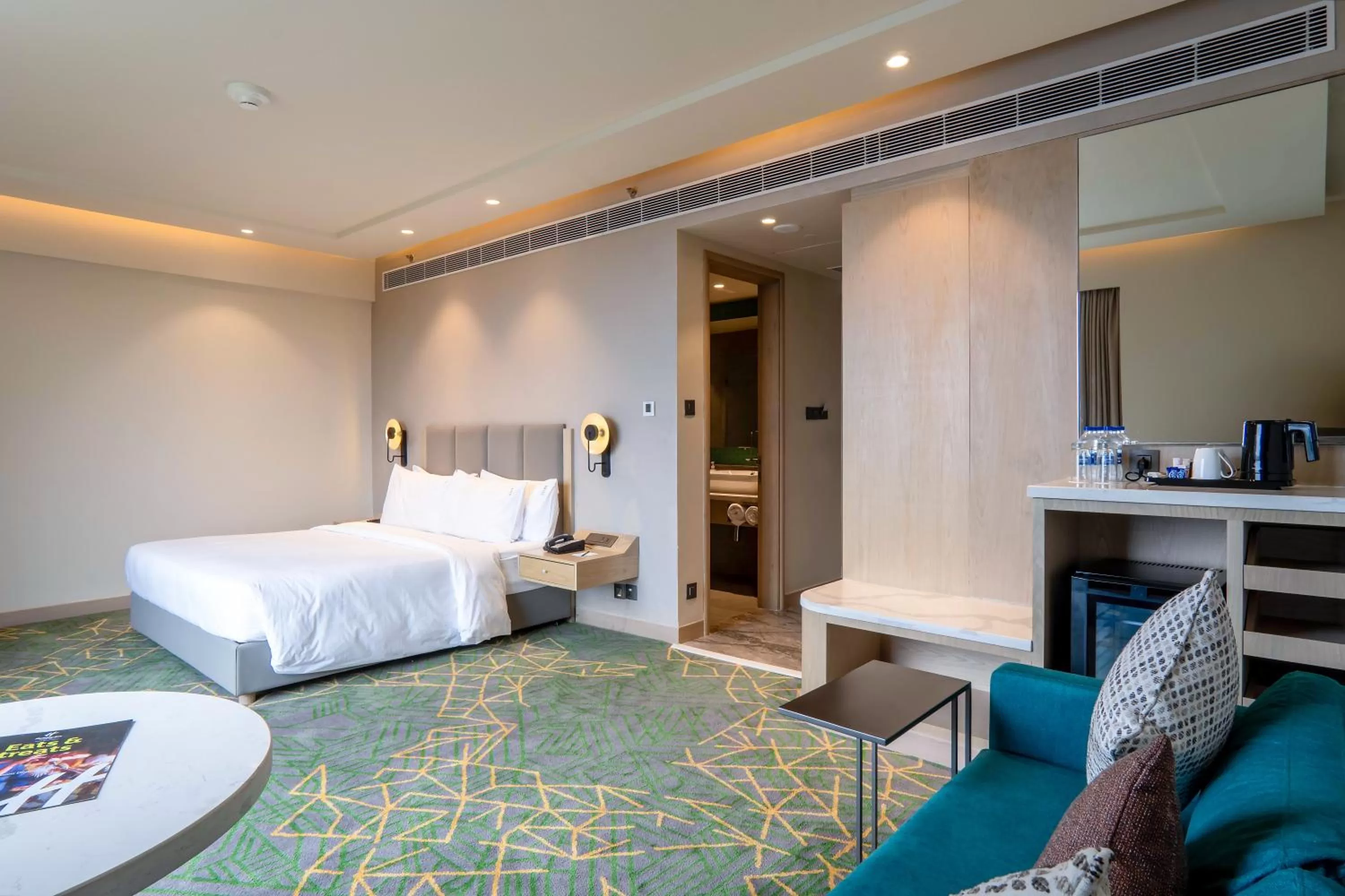 Bed in Holiday Inn Katra Vaishno Devi by IHG