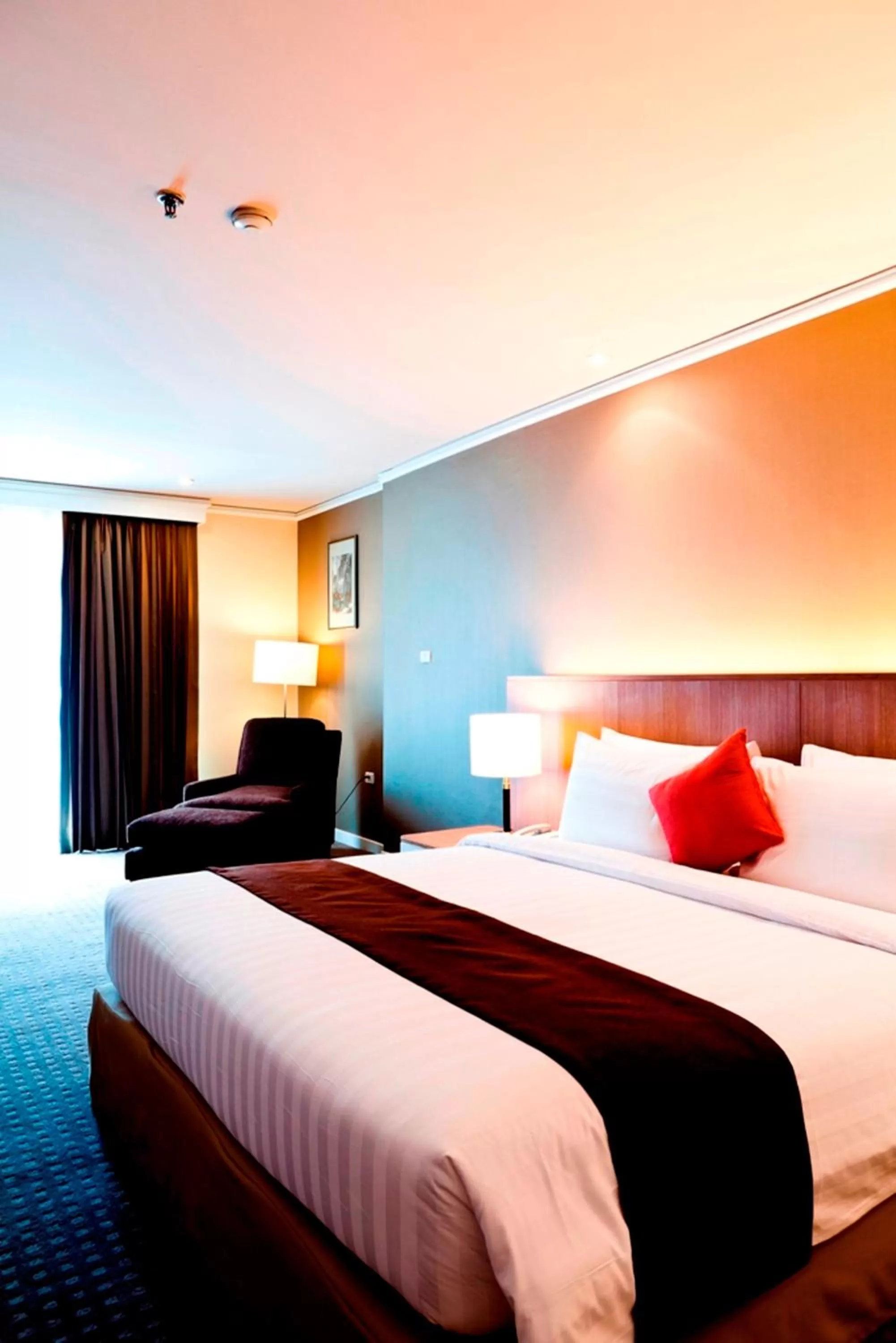 Bed in Royal Princess Larn Luang - SHA Extra Plus