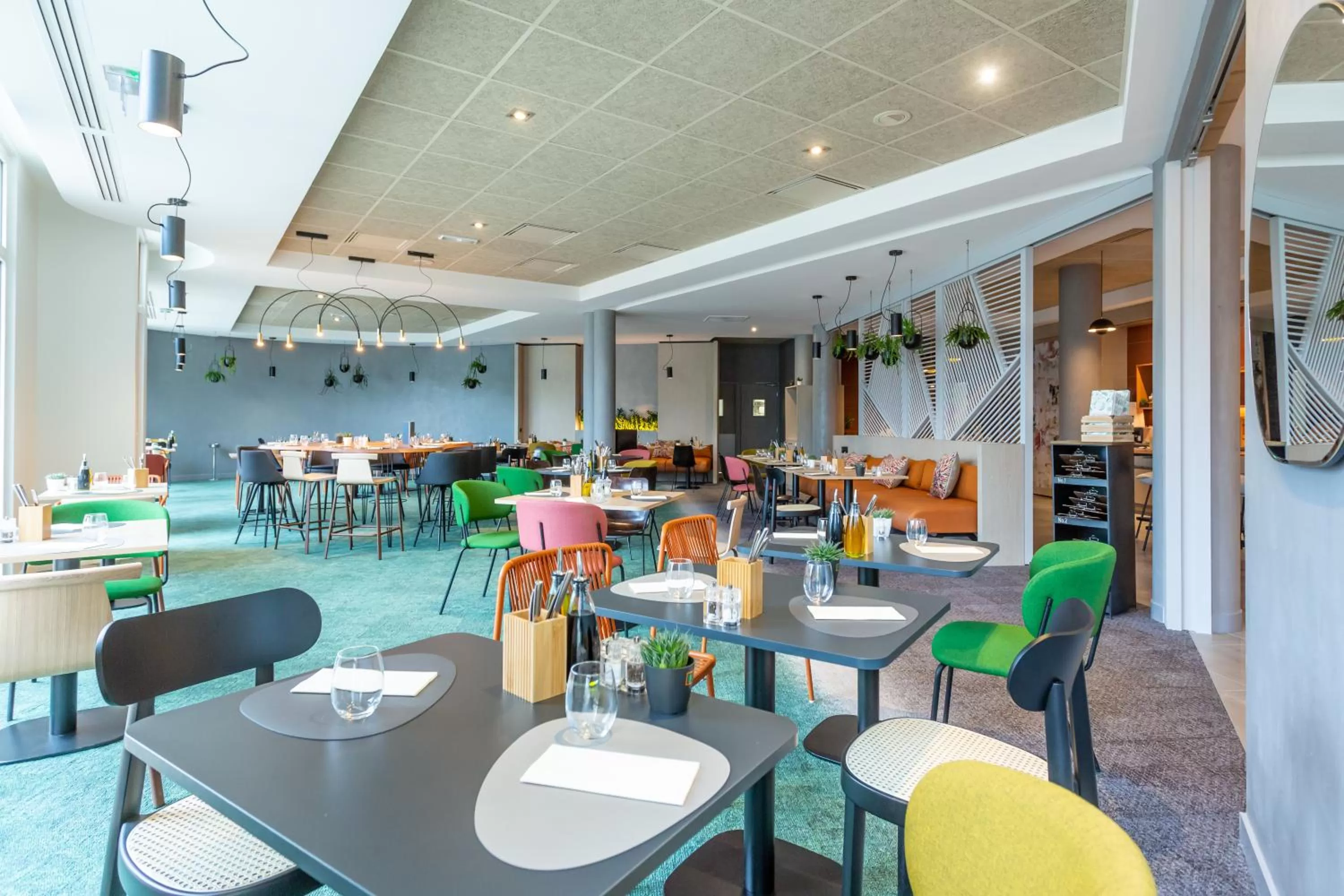 Restaurant/places to eat in Novotel Bourges