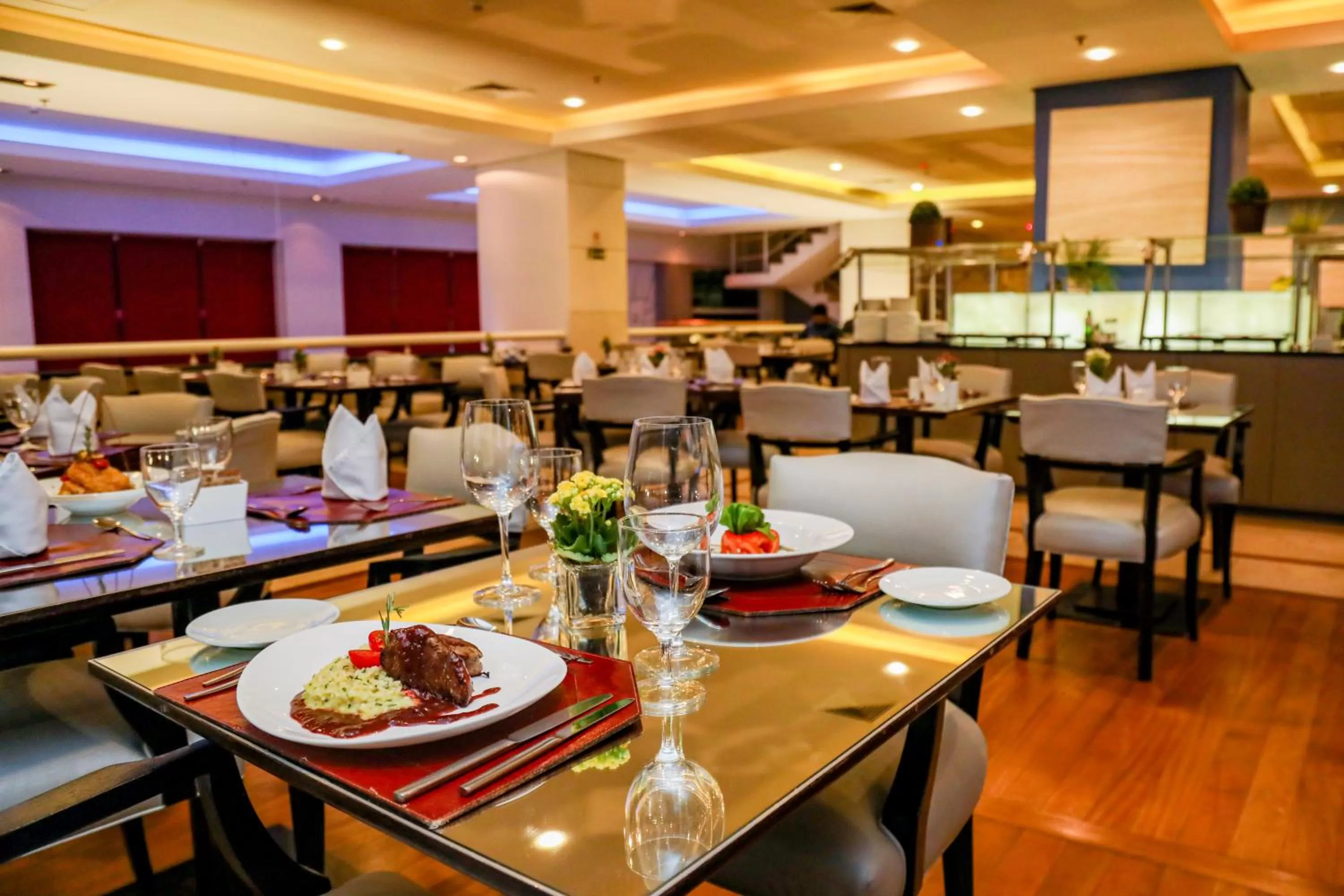 Restaurant/places to eat in Pestana Curitiba