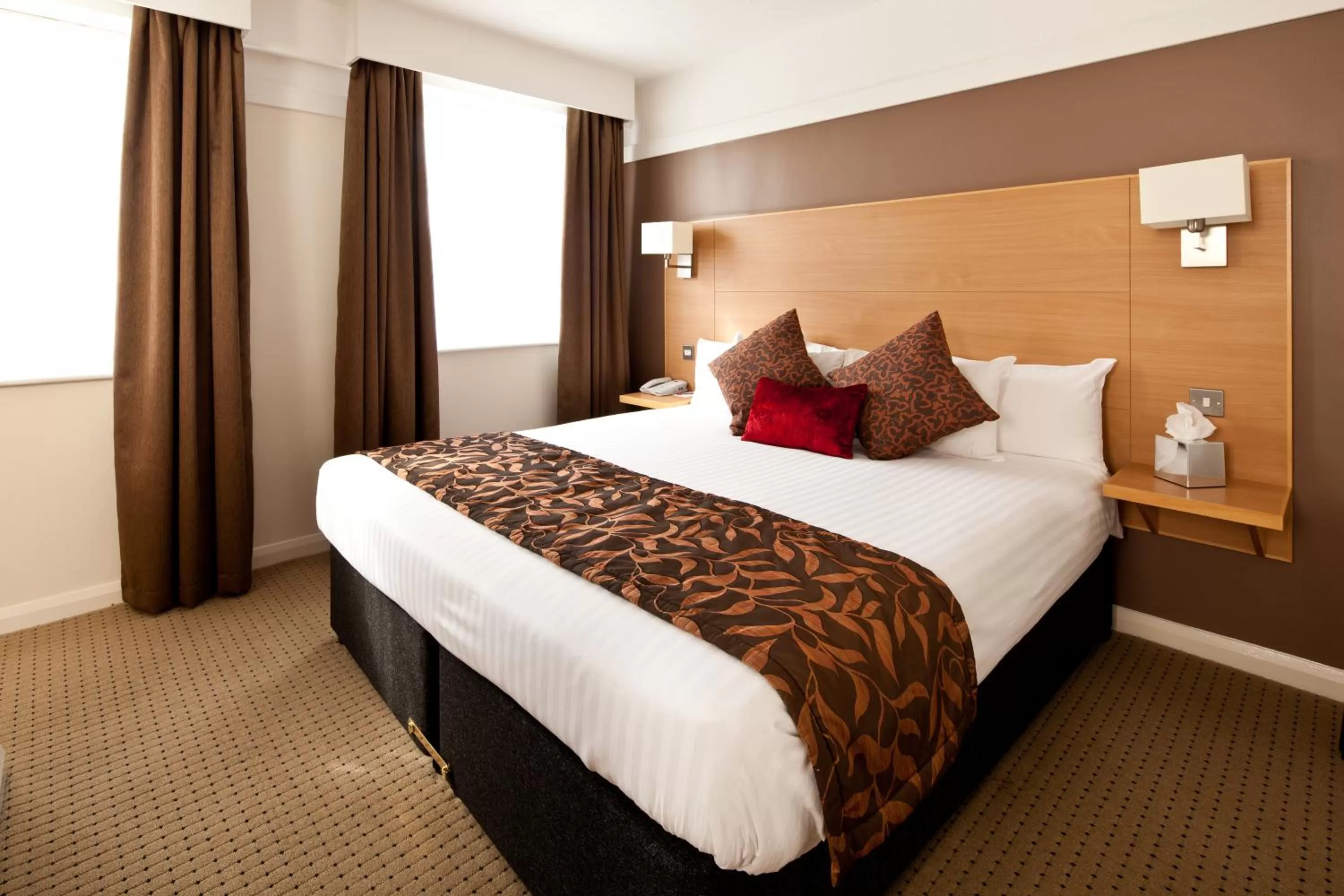 Photo of the whole room, Bed in Mercure Bolton Georgian House Hotel