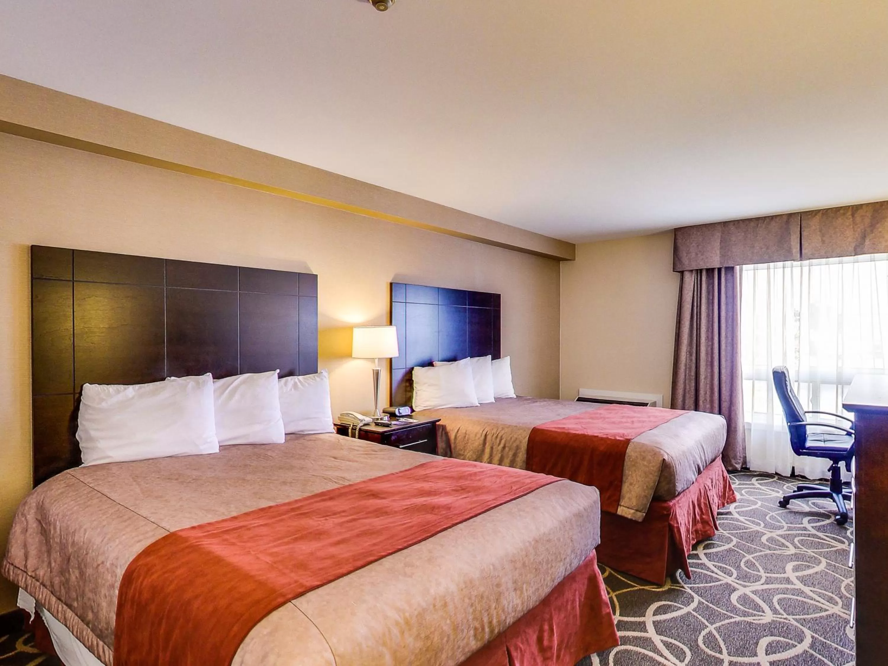 Bed in Travelodge by Wyndham Cambridge - Waterloo