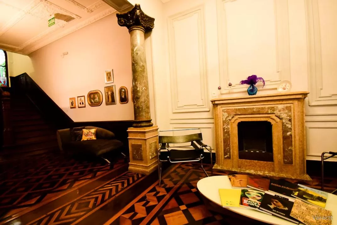 Decorative detail in Hotel Praça da Matriz