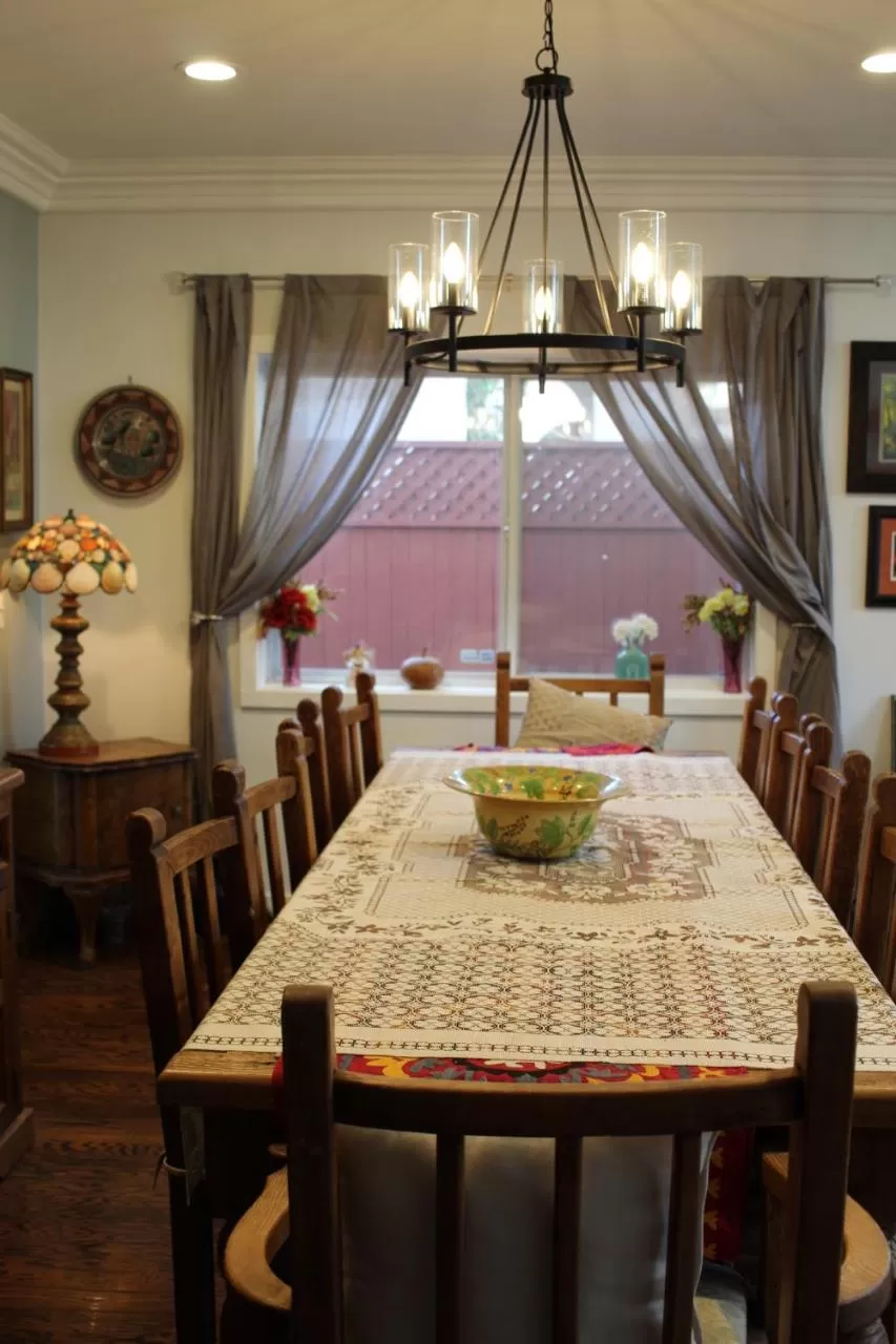 Dining area in Sweet Dreams B&B LA