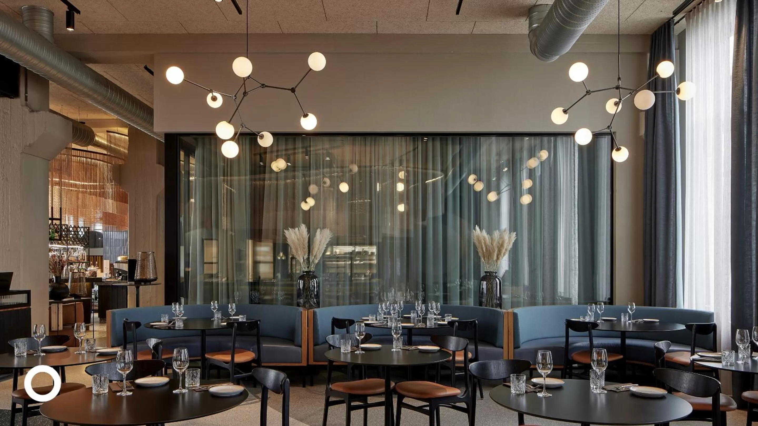 Restaurant/places to eat in Grandi by Center Hotels