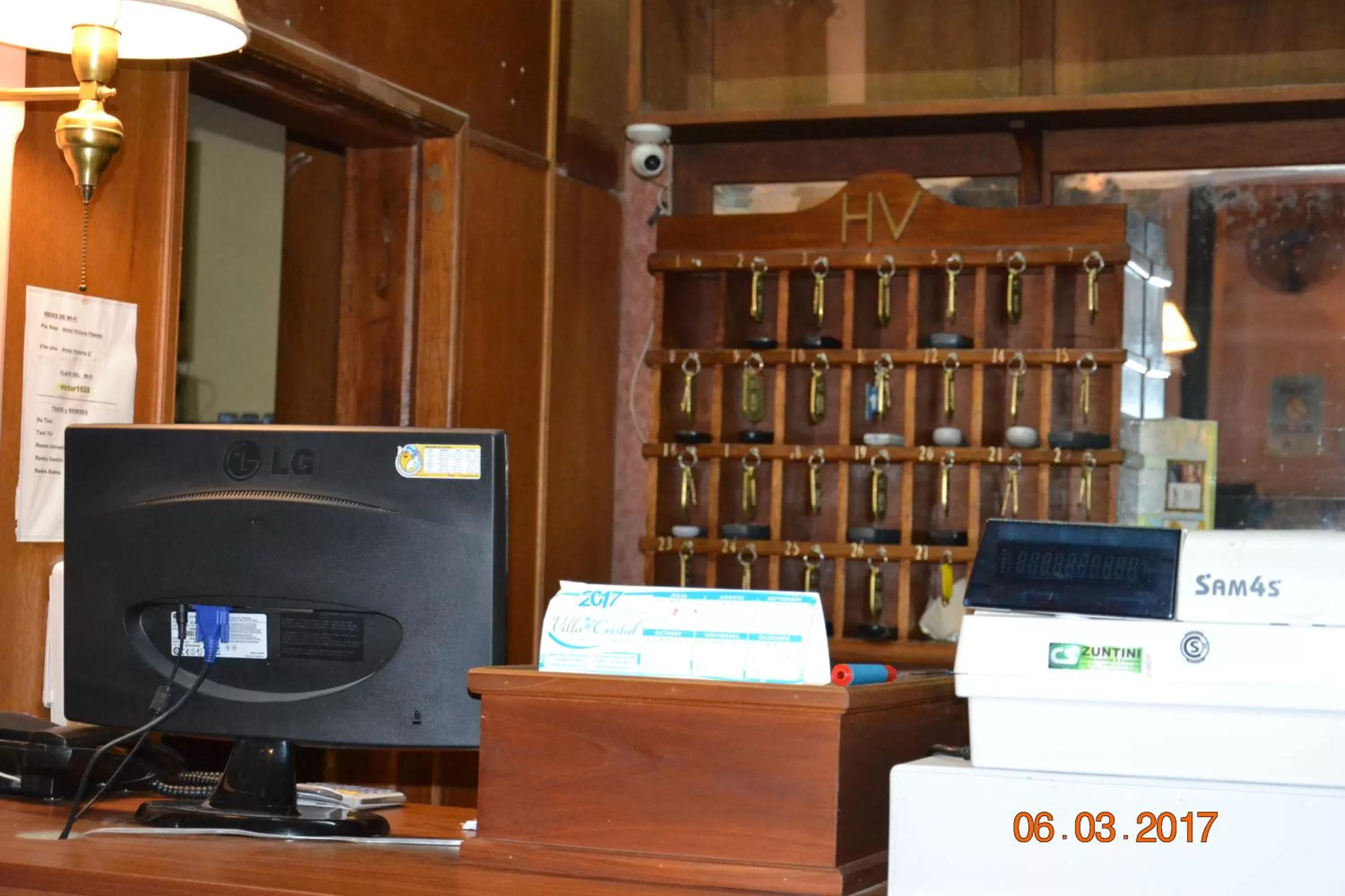 TV/Entertainment Center in Hotel Victoria