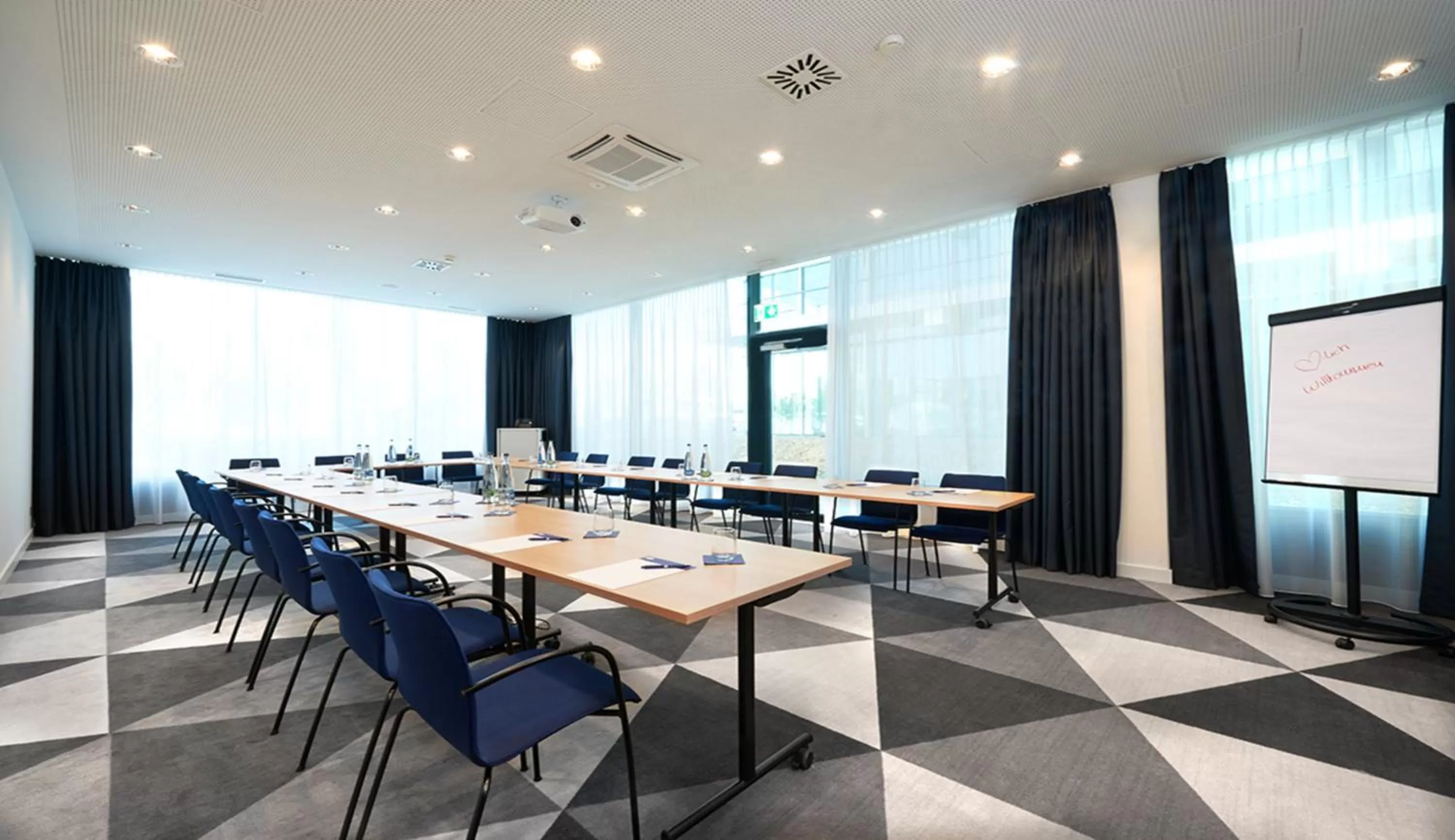 Meeting/conference room in Holiday Inn Express & Suites - Basel - Allschwil by IHG