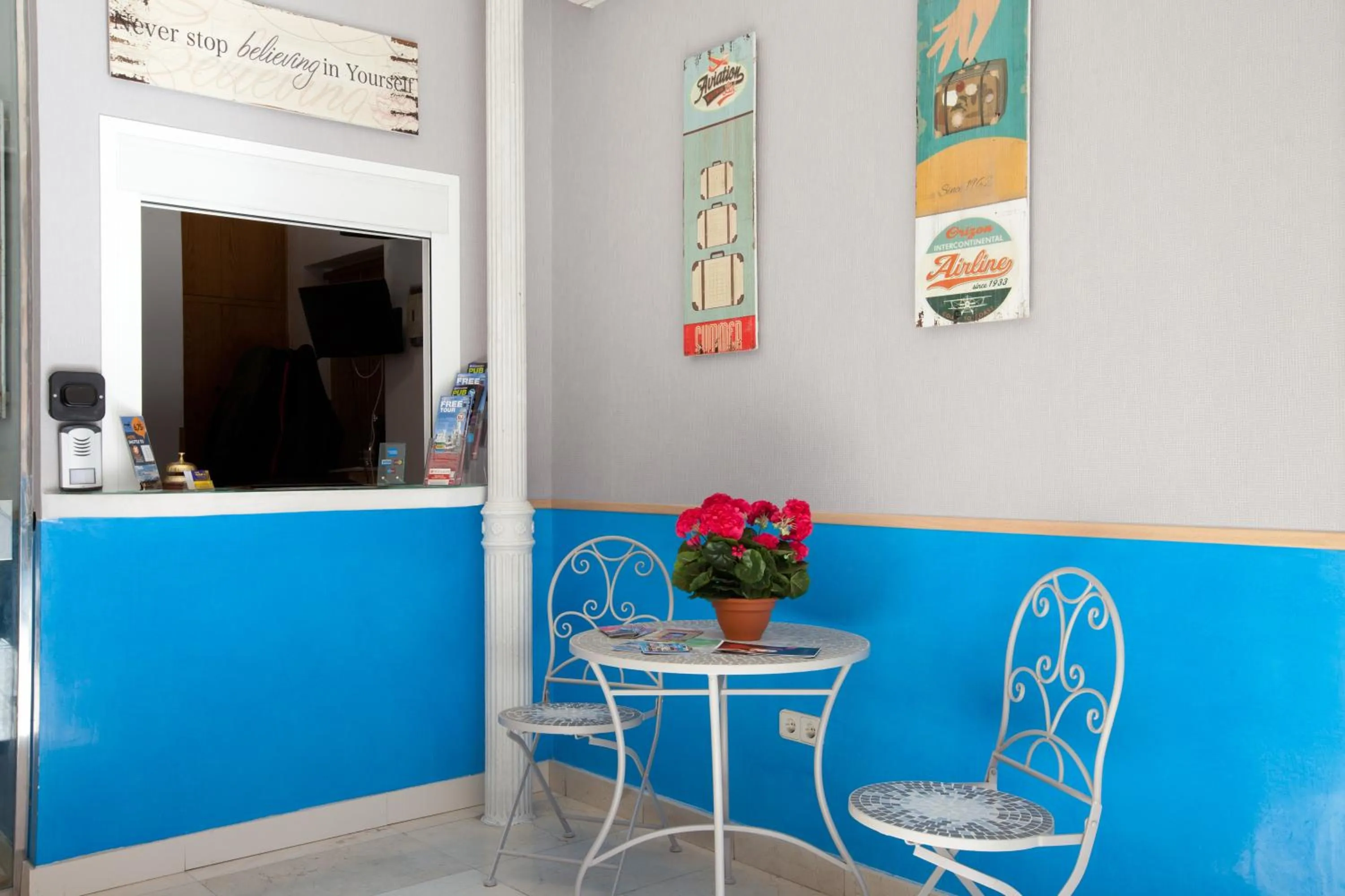 Lobby or reception in Hostal Montaloya