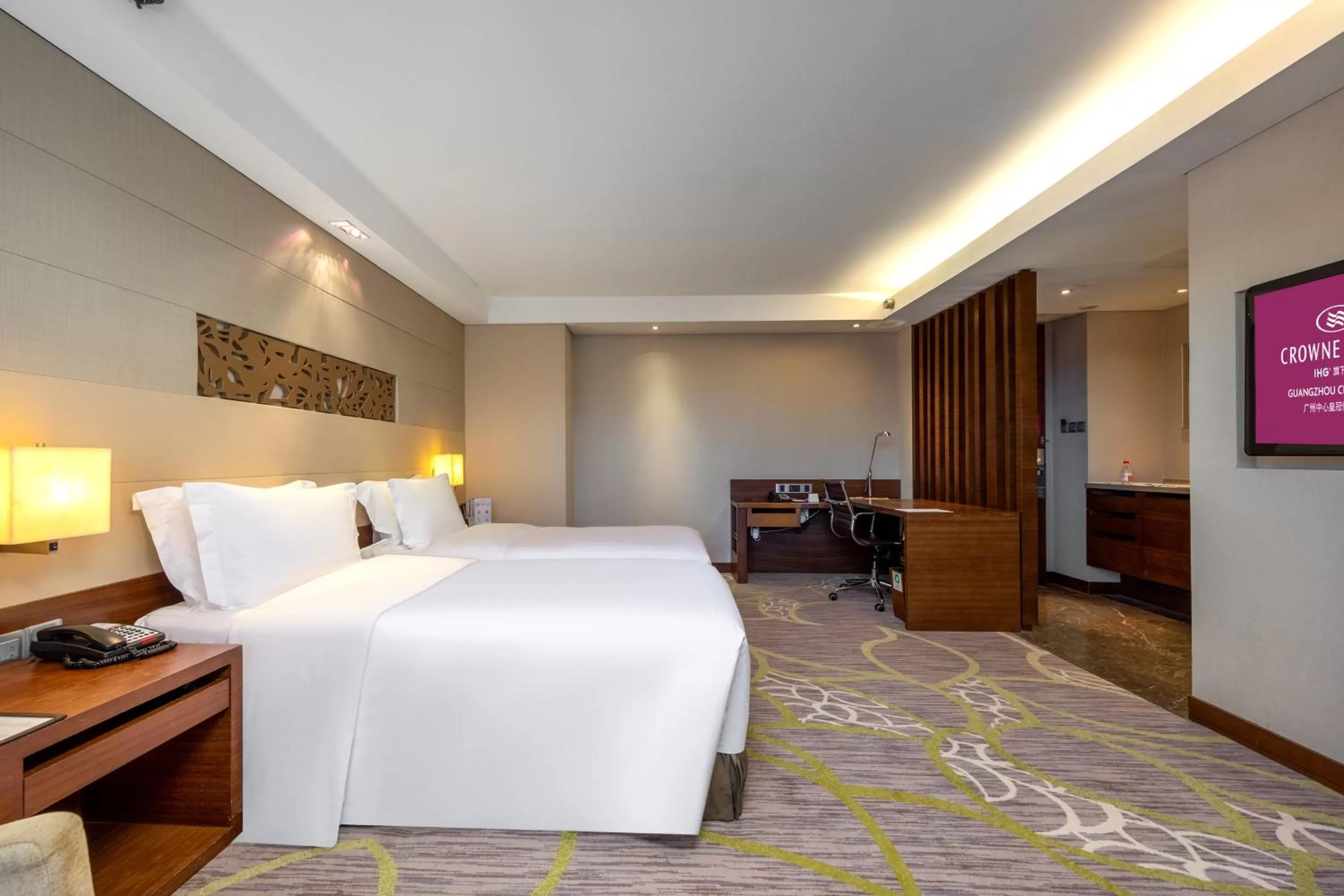 Photo of the whole room, Bed in Crowne Plaza Guangzhou City Centre by IHG