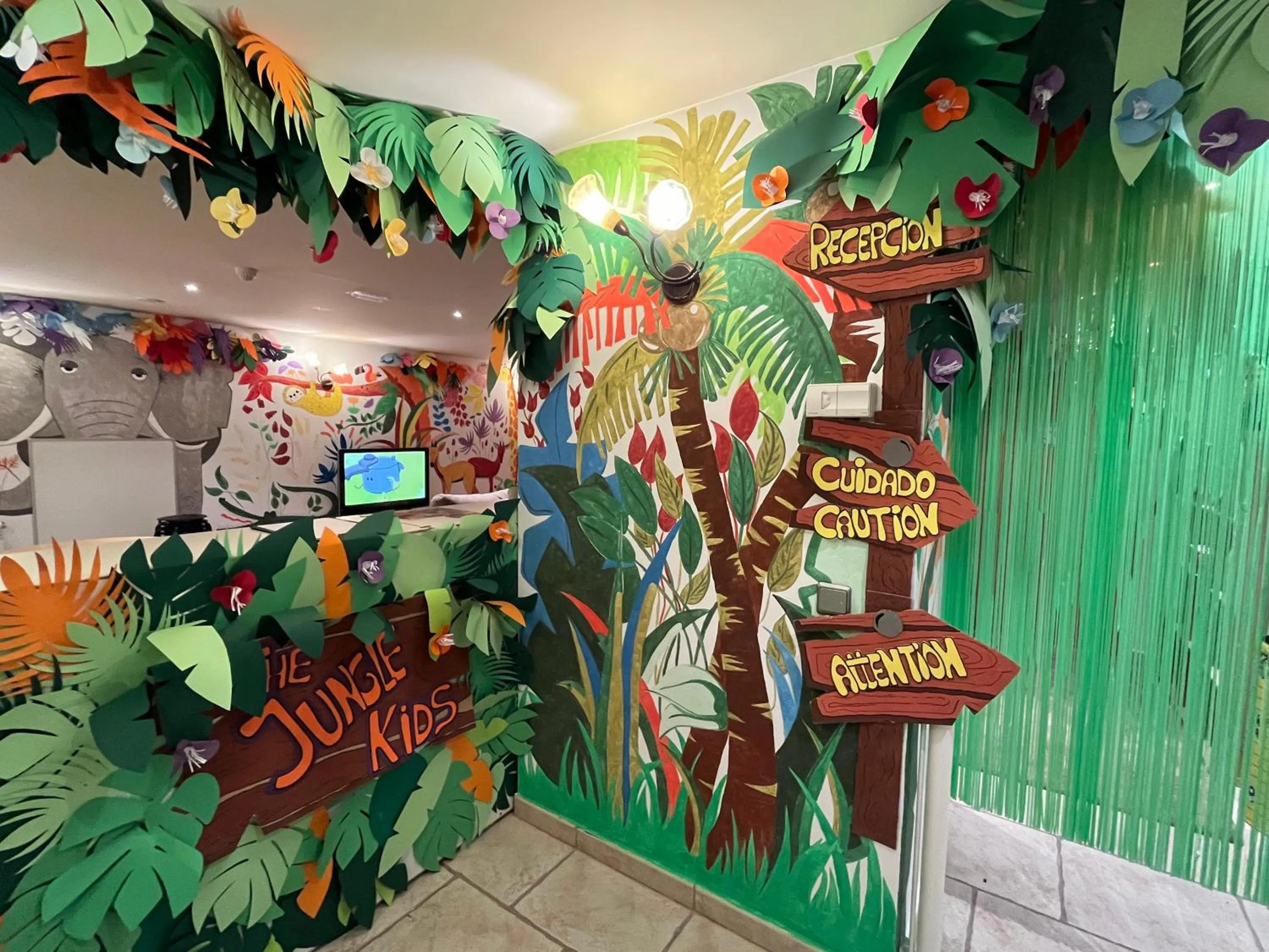 Kids's club in Wuau! Hotel Segle XX