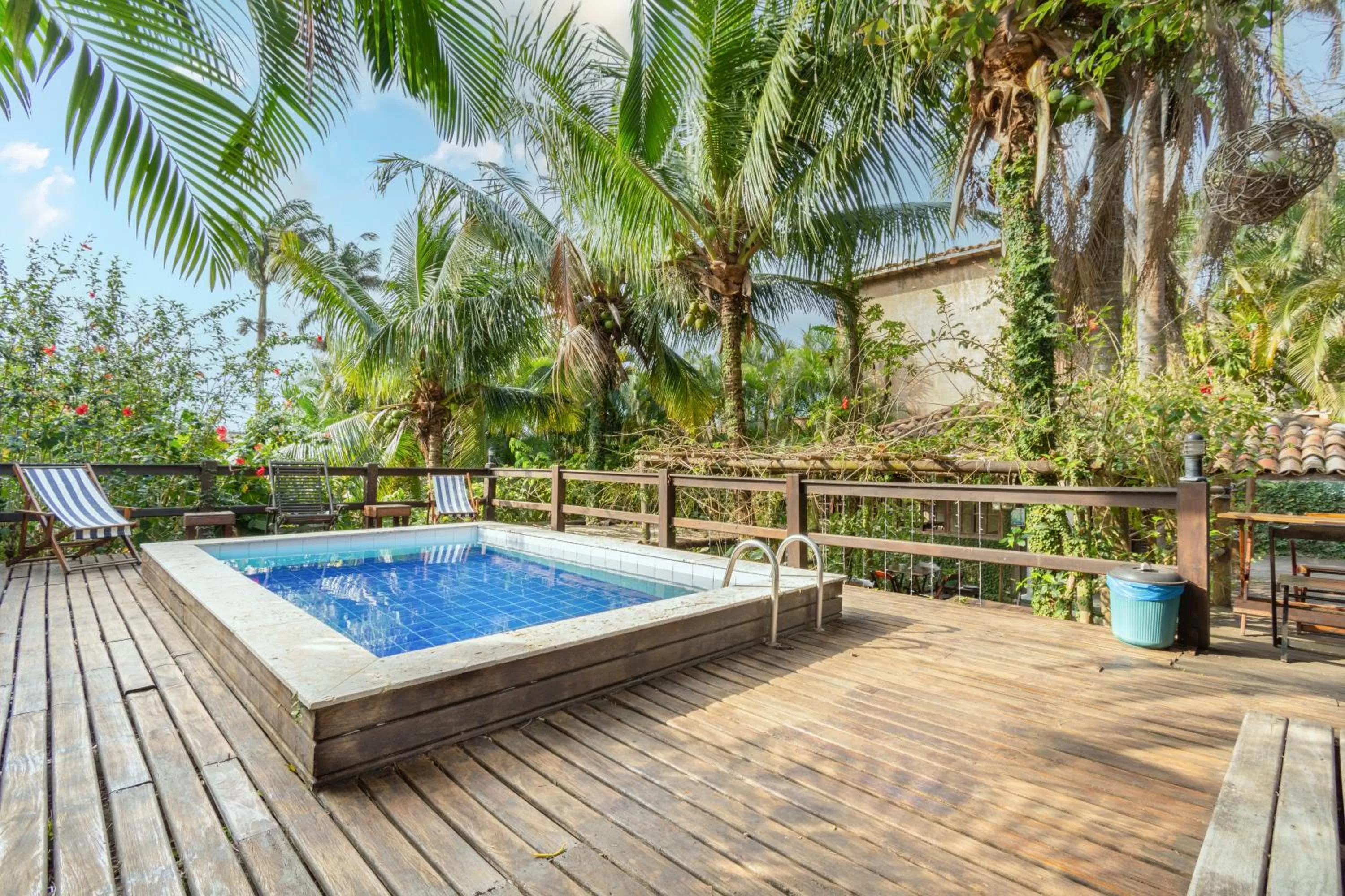 Swimming pool in Pousada Afrika