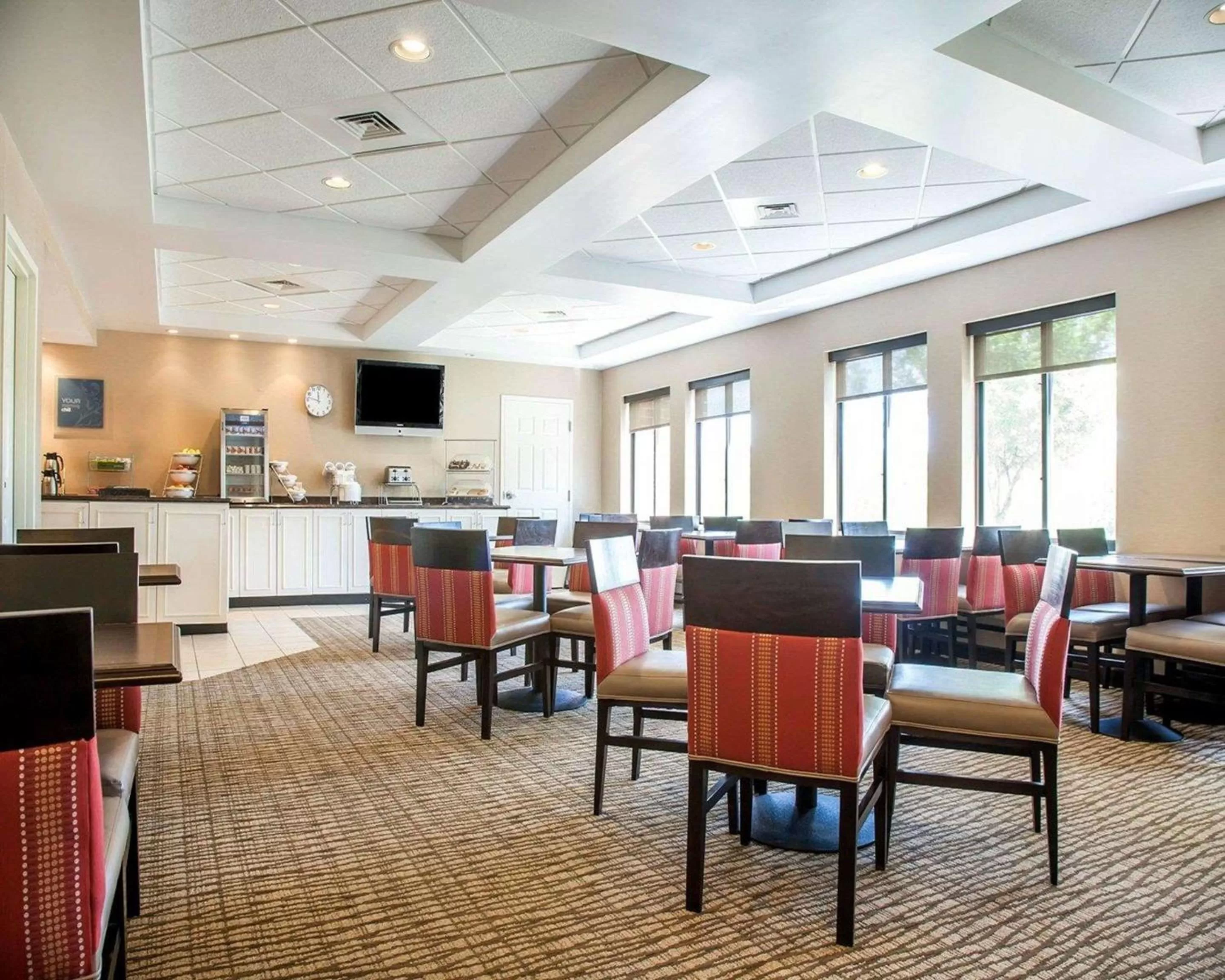 Restaurant/places to eat in Comfort Suites West Warwick - Providence