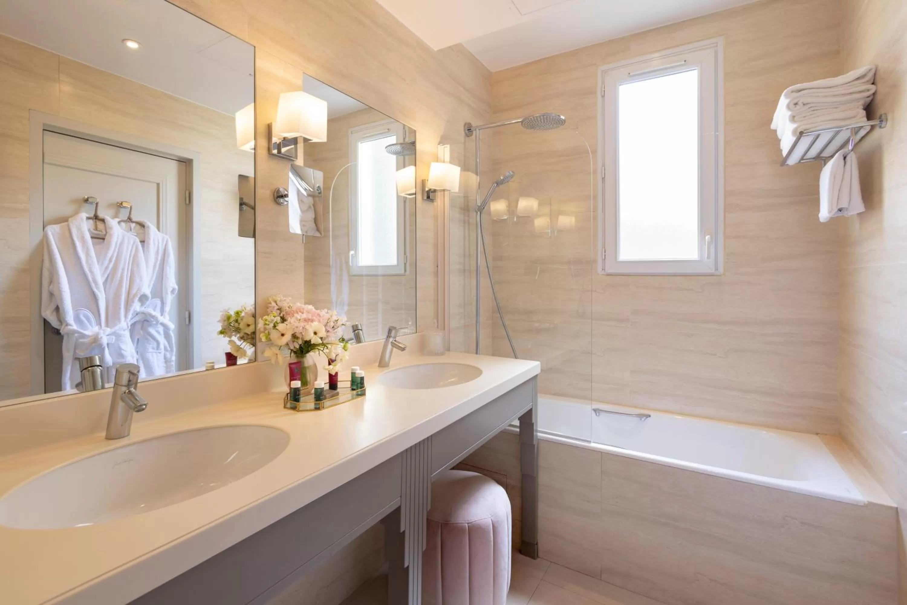 Bathroom in Hotel Residence Foch