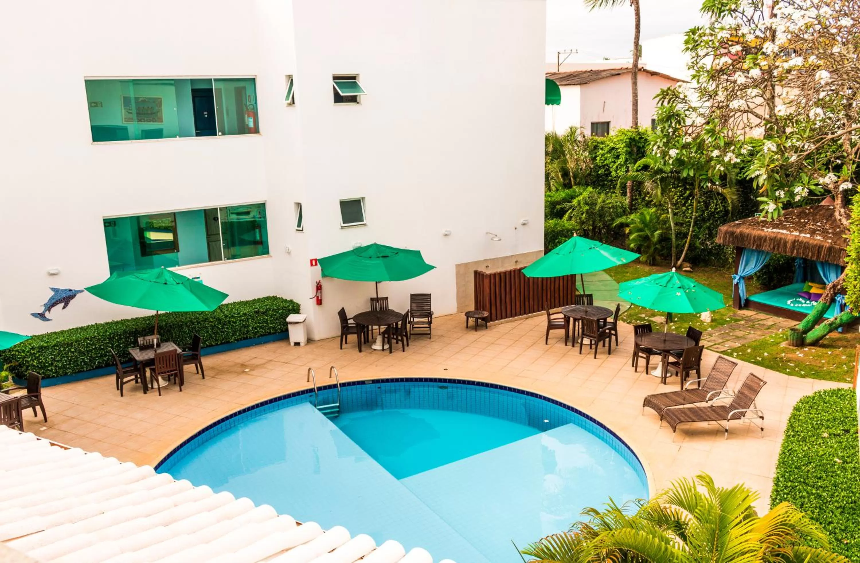 Property building in Farol de Itapuã Praia Hotel