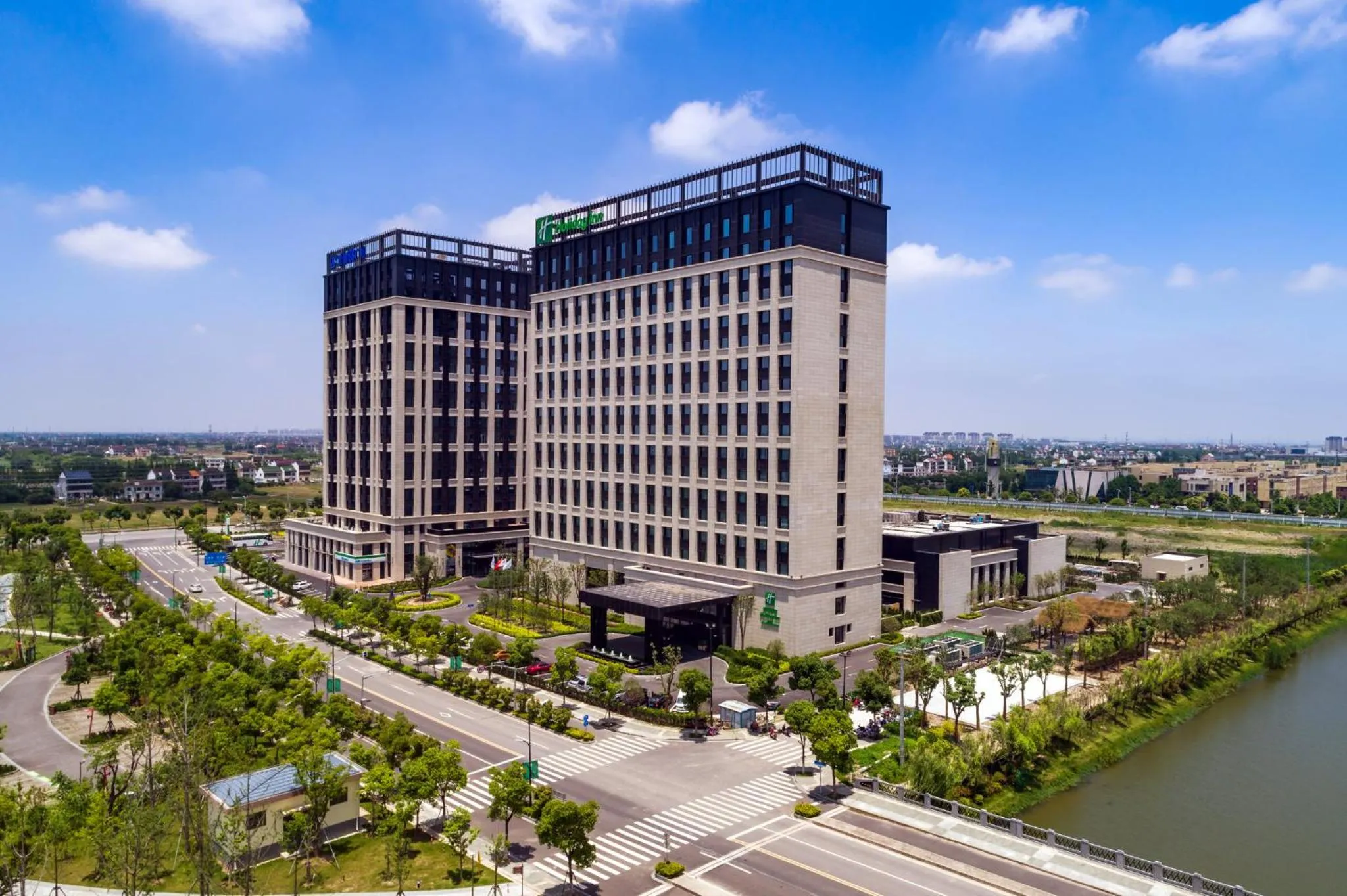 Property building in Crowne Plaza Shanghai Jinshan by IHG