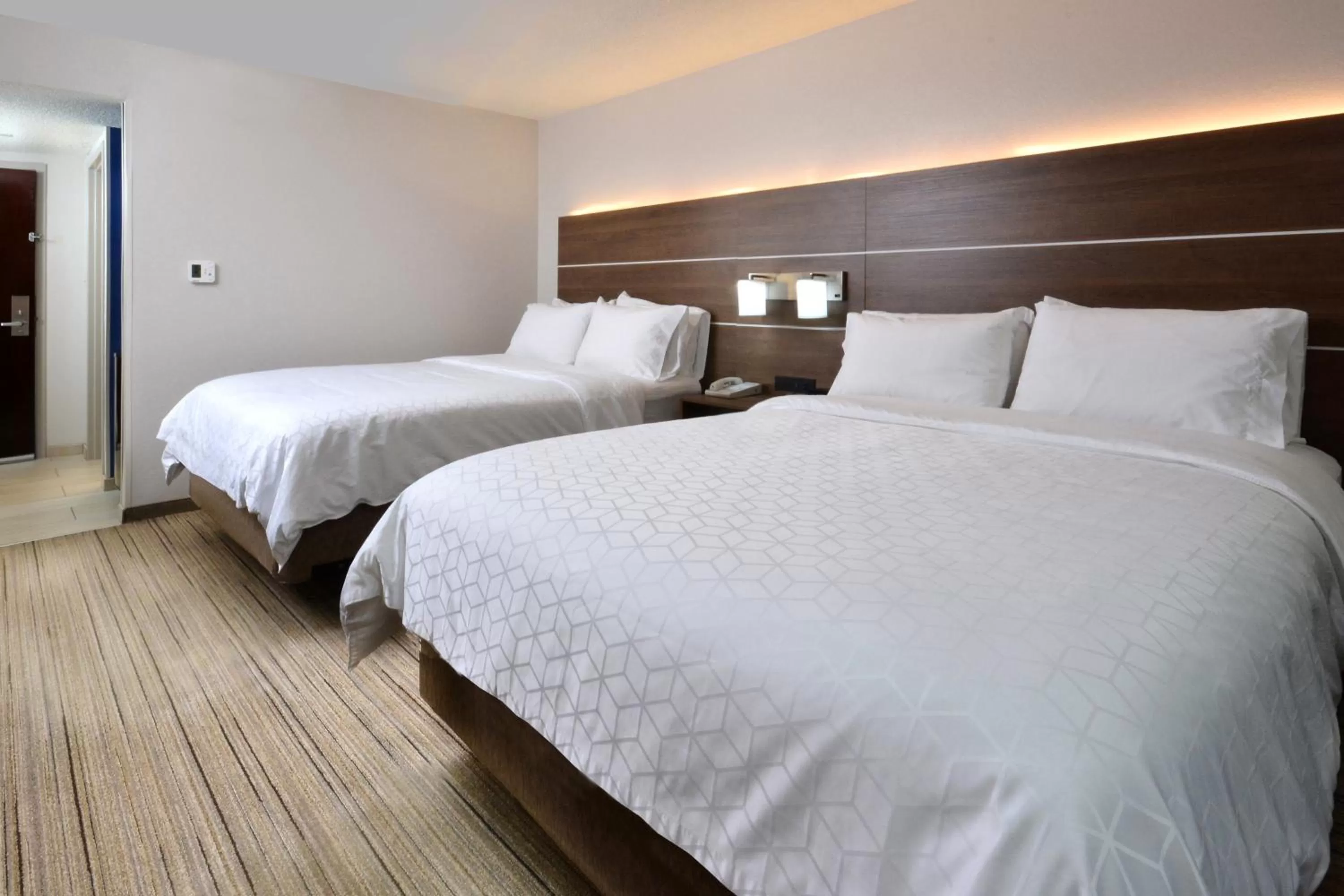 Photo of the whole room, Bed in Holiday Inn Express Durham by IHG