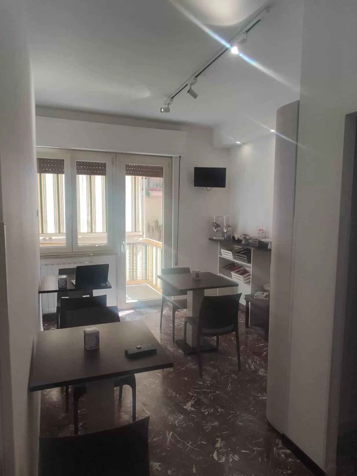 Dining area in B&b Cefalù