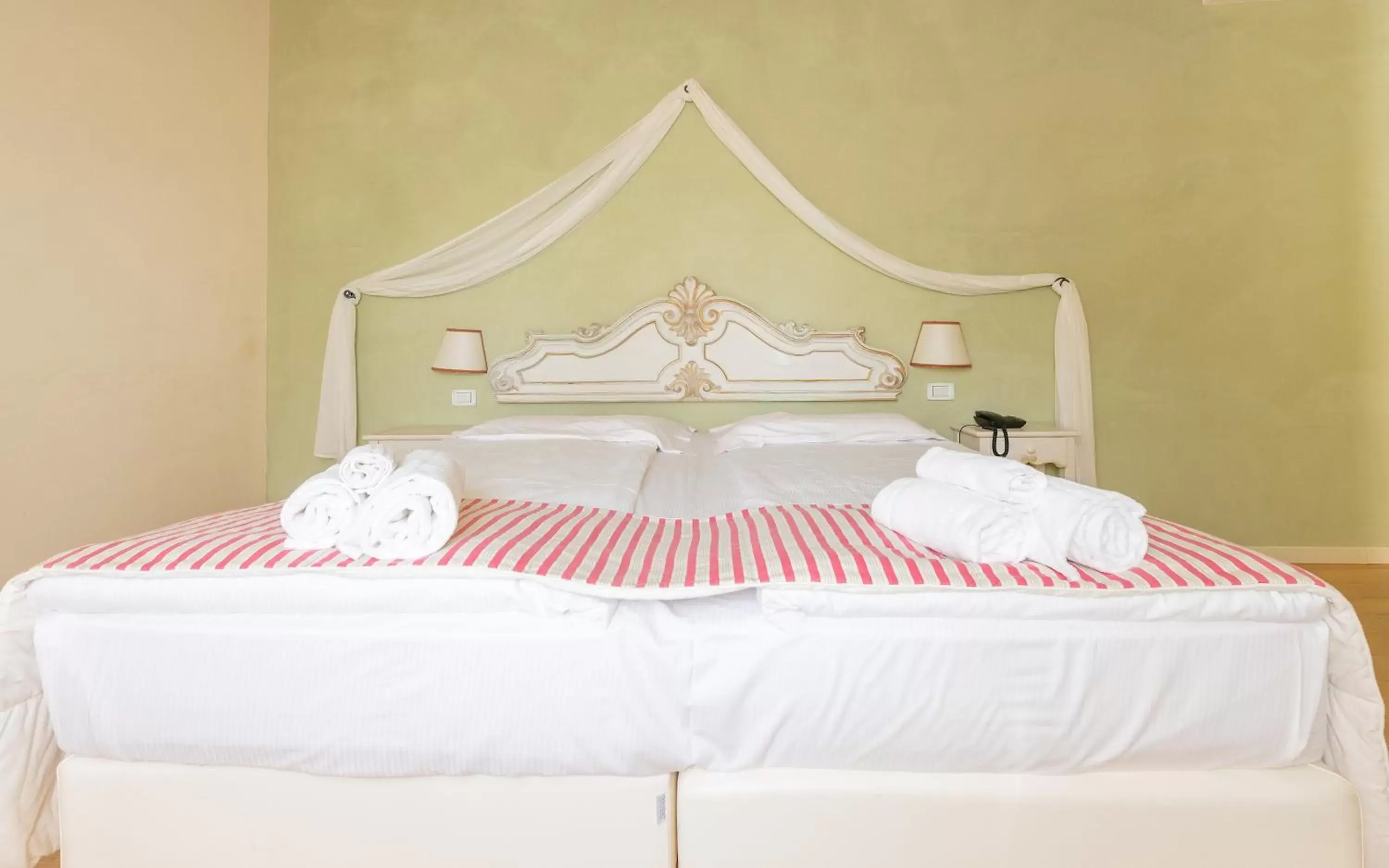 Suite with Garden View - single occupancy in Hotel Villa Moron Suite with Garden View - single occupancy in Hotel Villa Moron