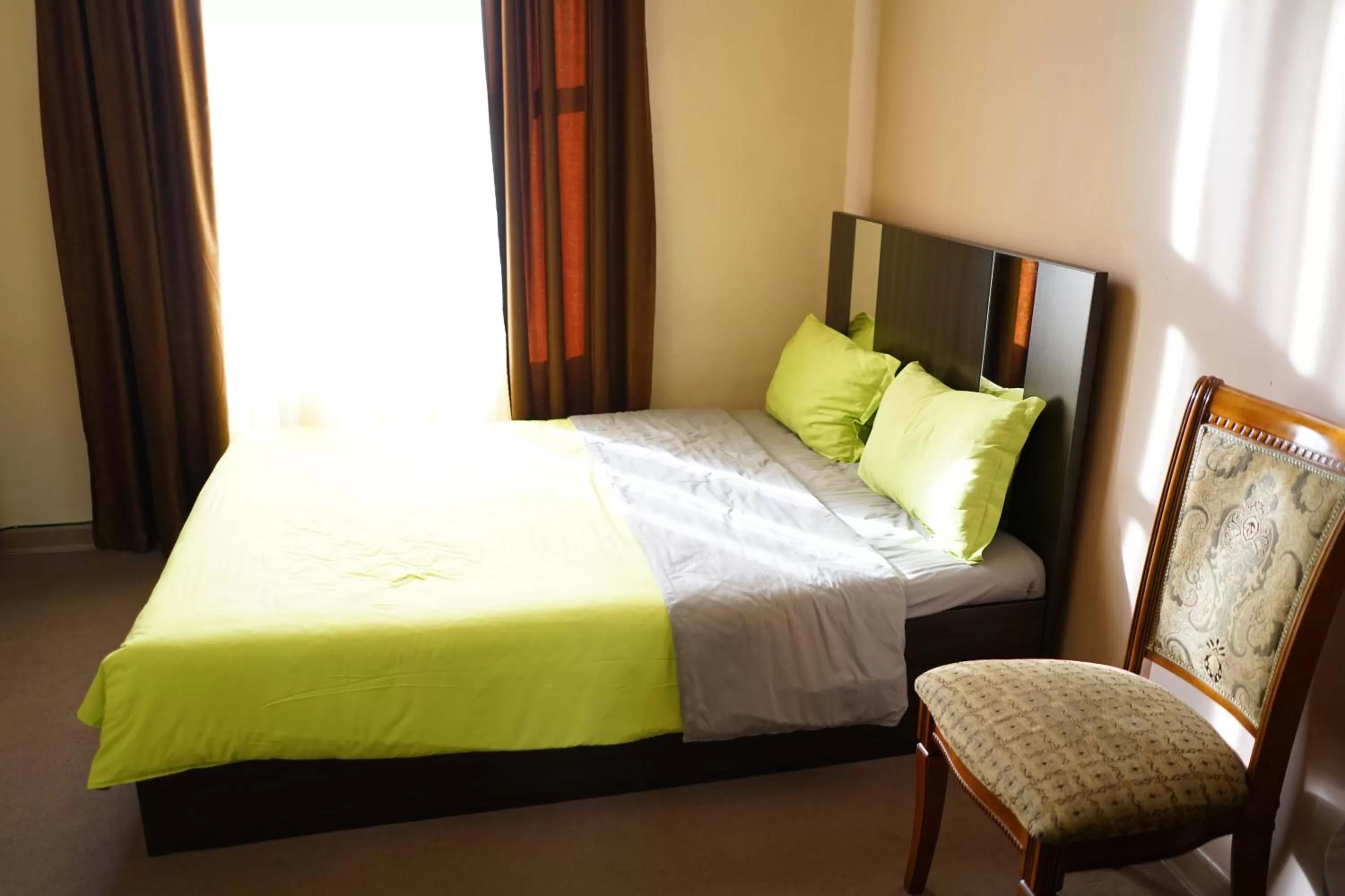 Bed in Elkoaparthotel