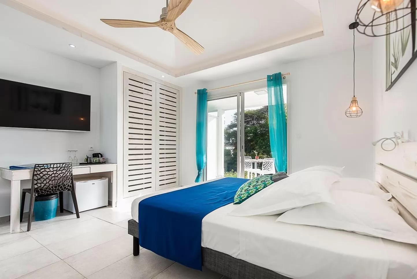 Bed in Hôtel La Christophine