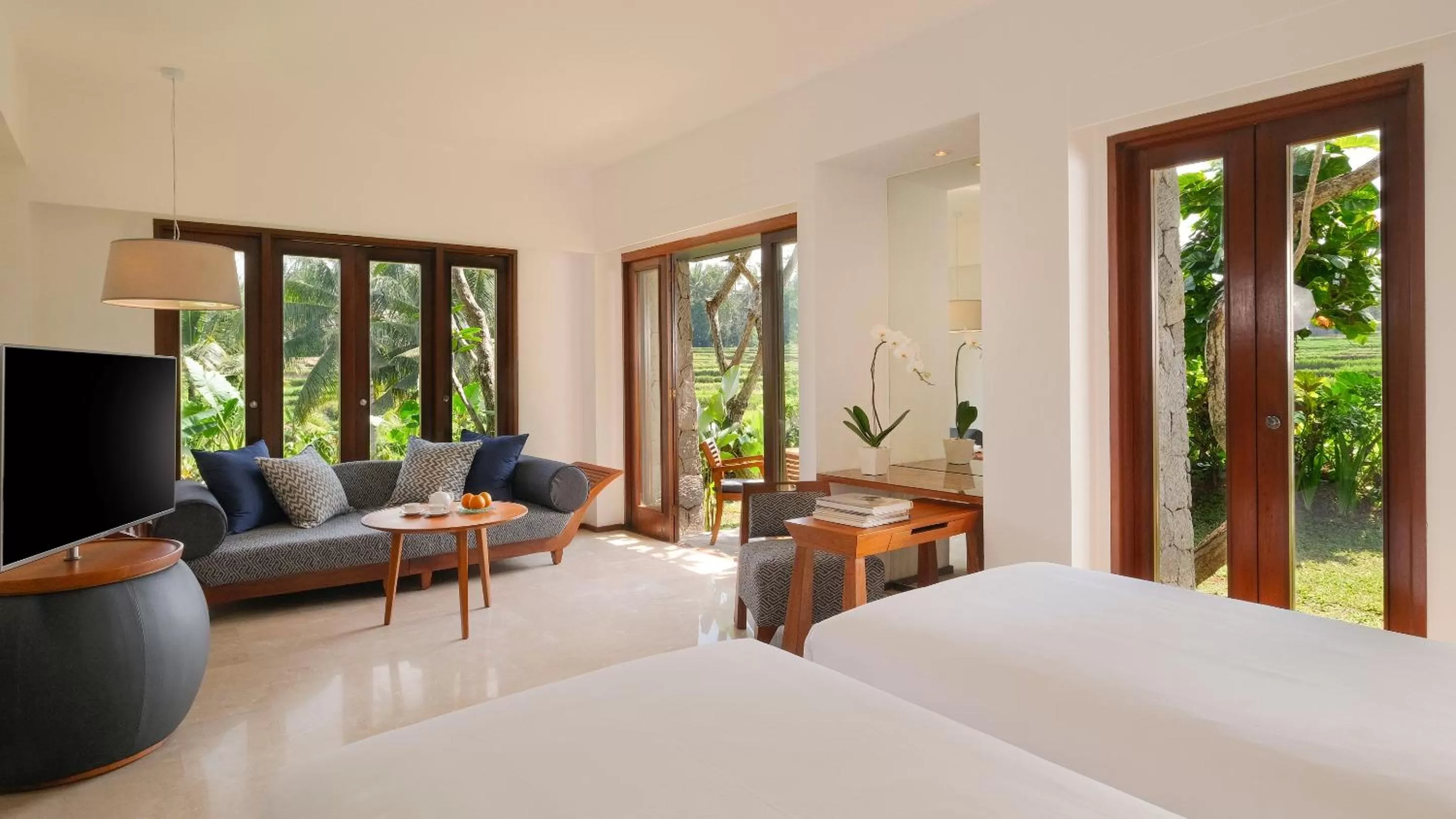 TV and multimedia, Bed in Maya Ubud Resort & Spa
