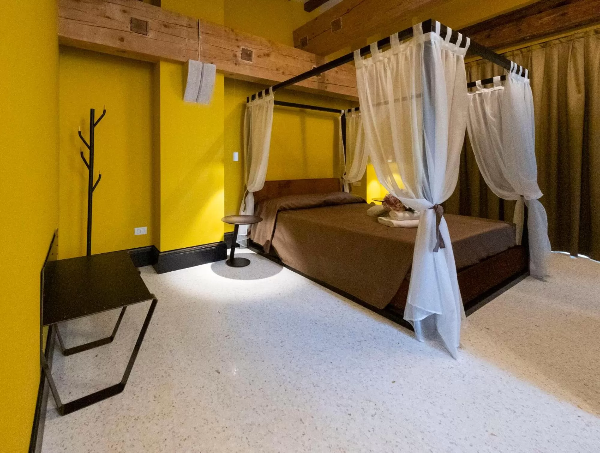 Photo of the whole room, Bed in Residence Poli Venezia