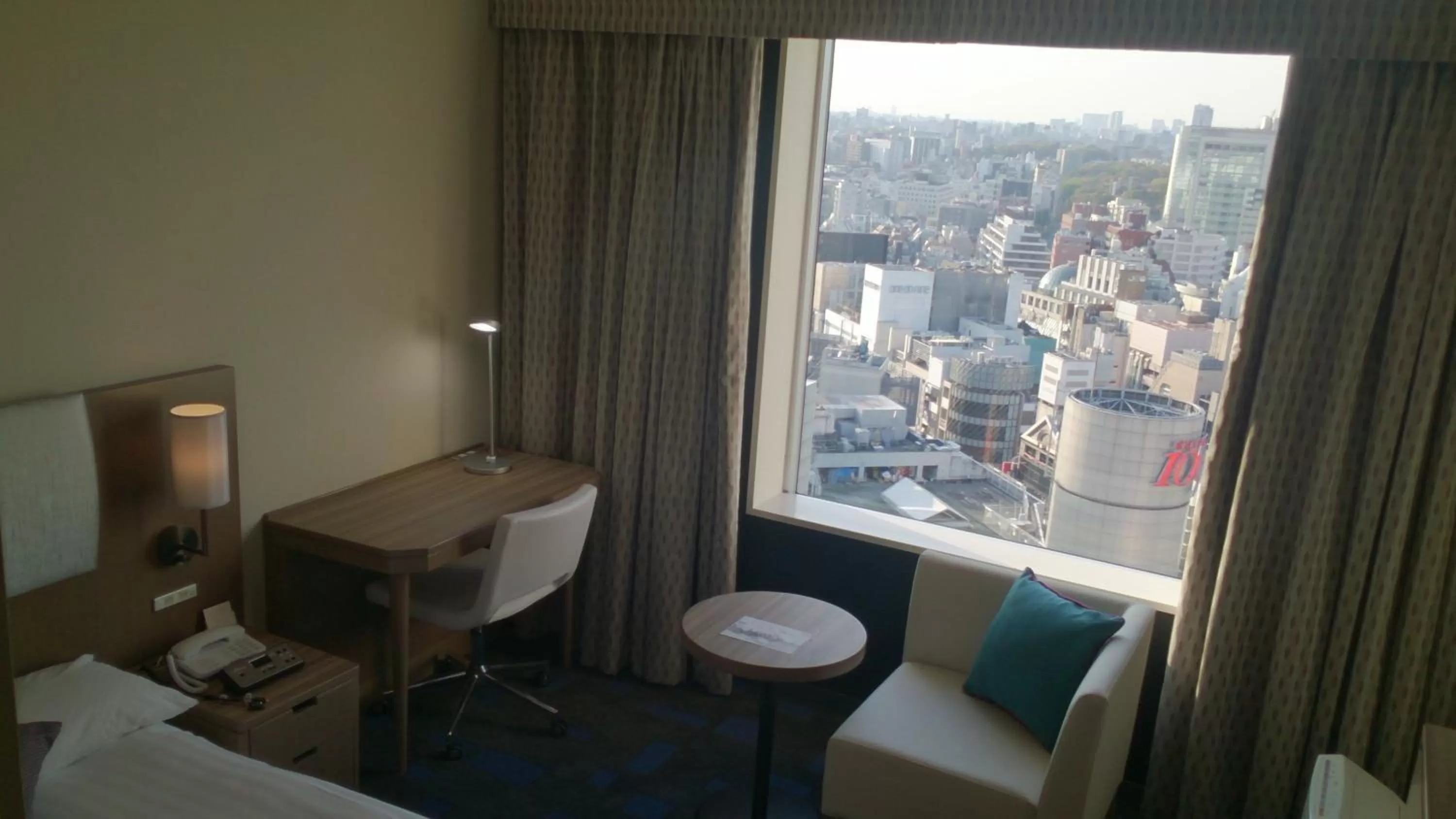 Seating area, Bed in Shibuya Excel Hotel Tokyu