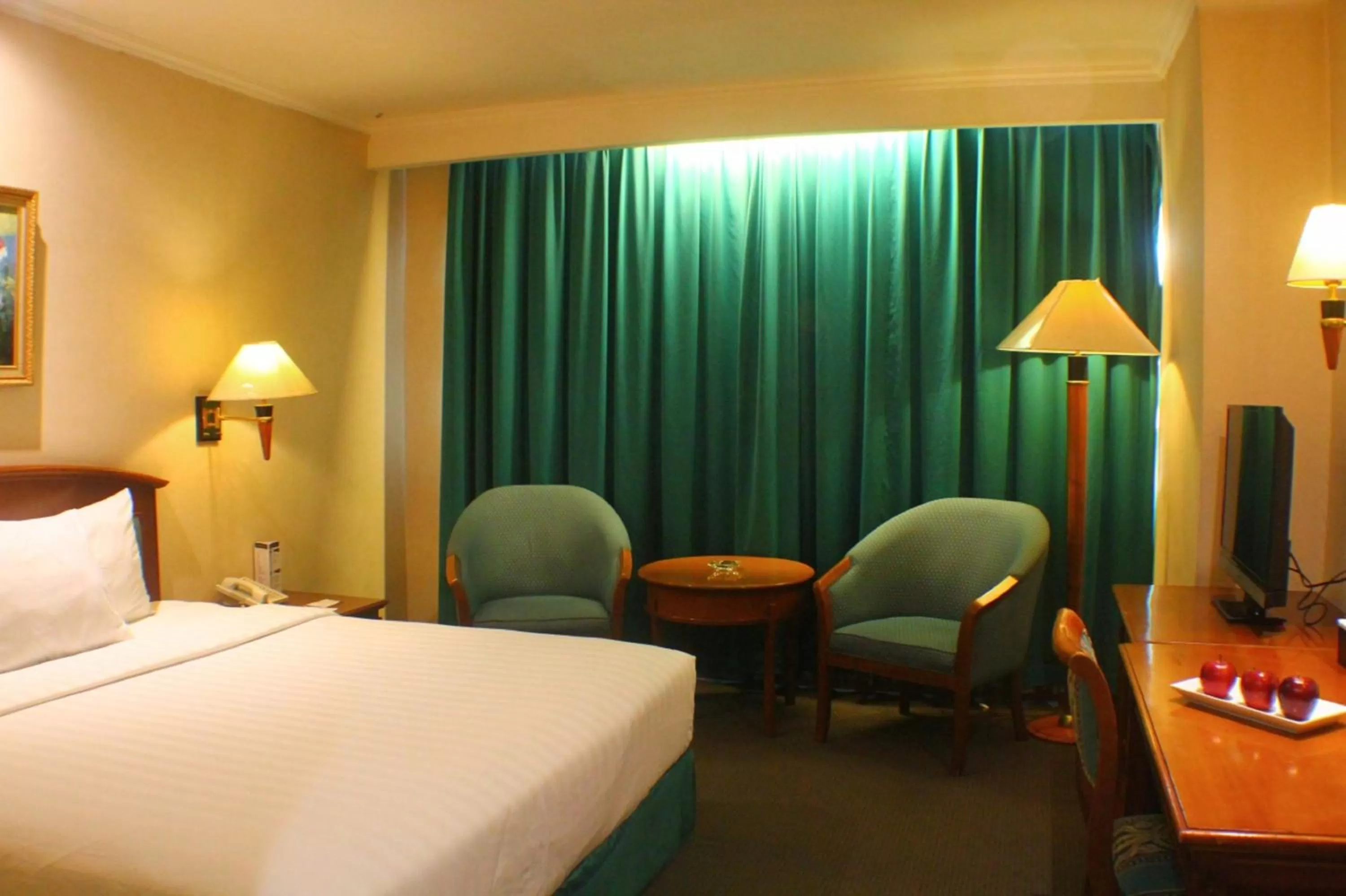 Photo of the whole room, Bed in Grand Arkenso Park View